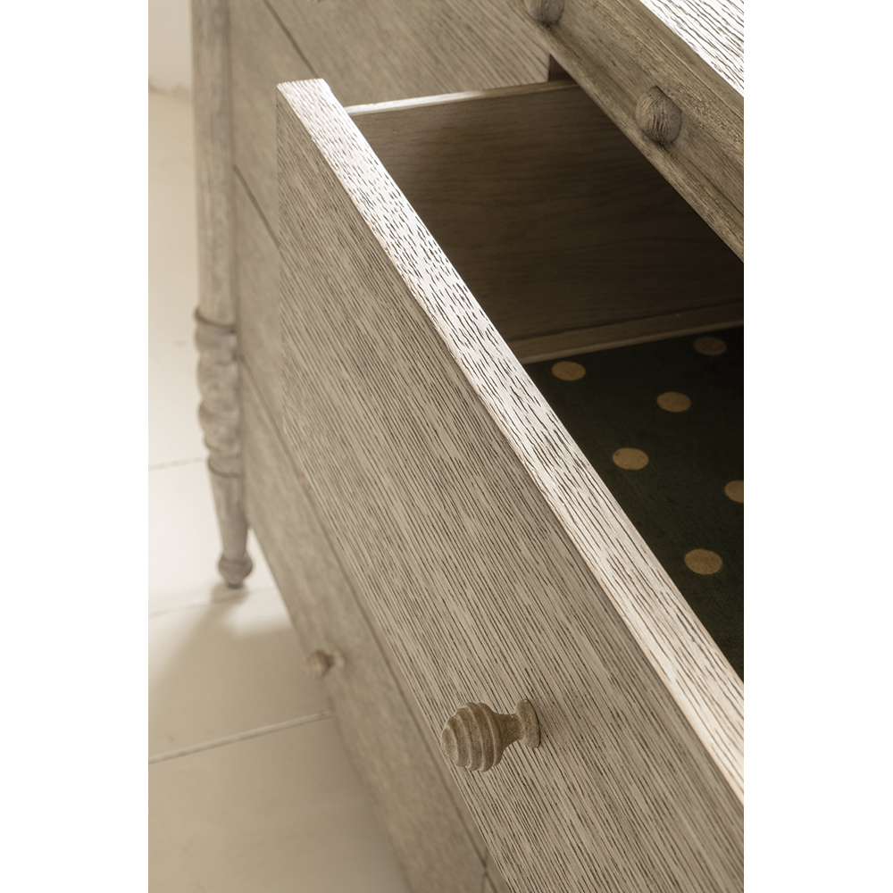 Morris Greyed Oak кеудешесі