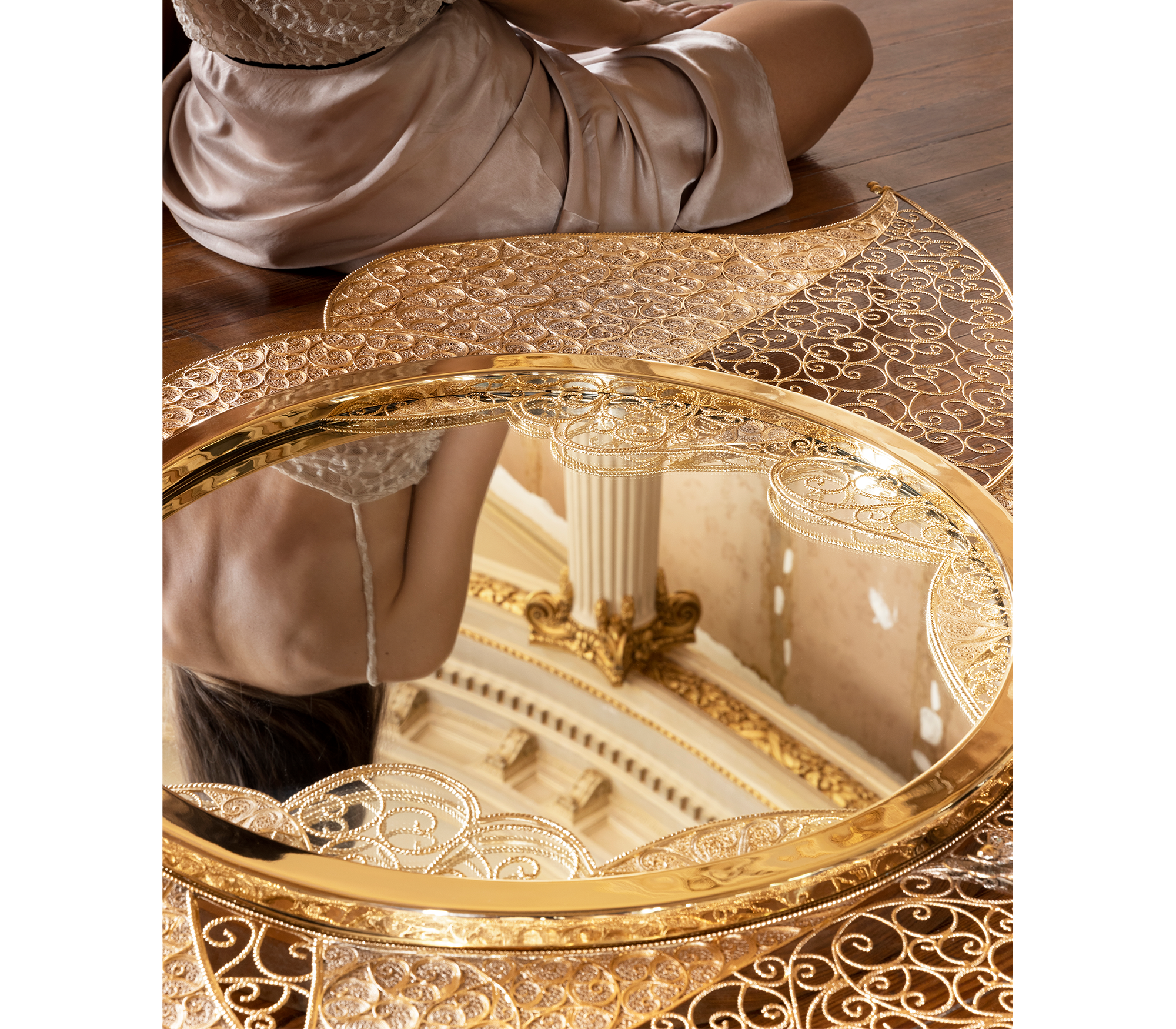 Зеркало с узорной отделкой Filigree