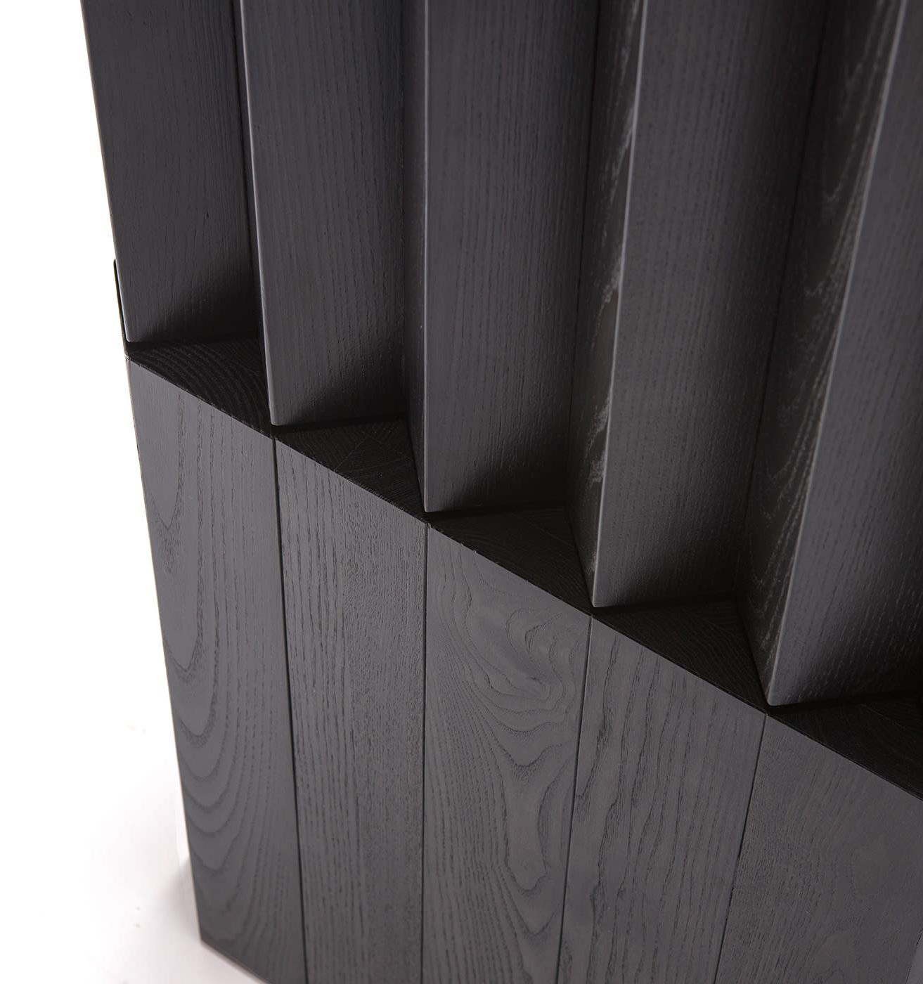 Шкаф для хранения в современном стиле