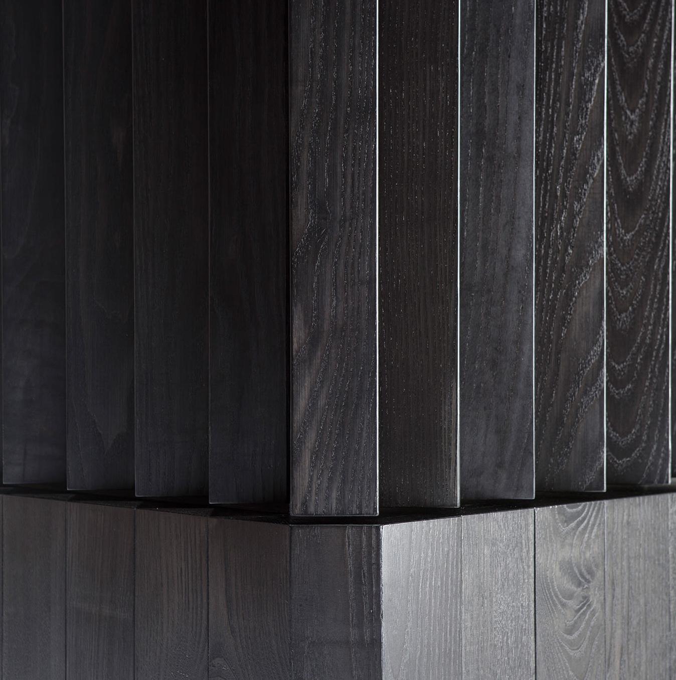 Шкаф для хранения в современном стиле