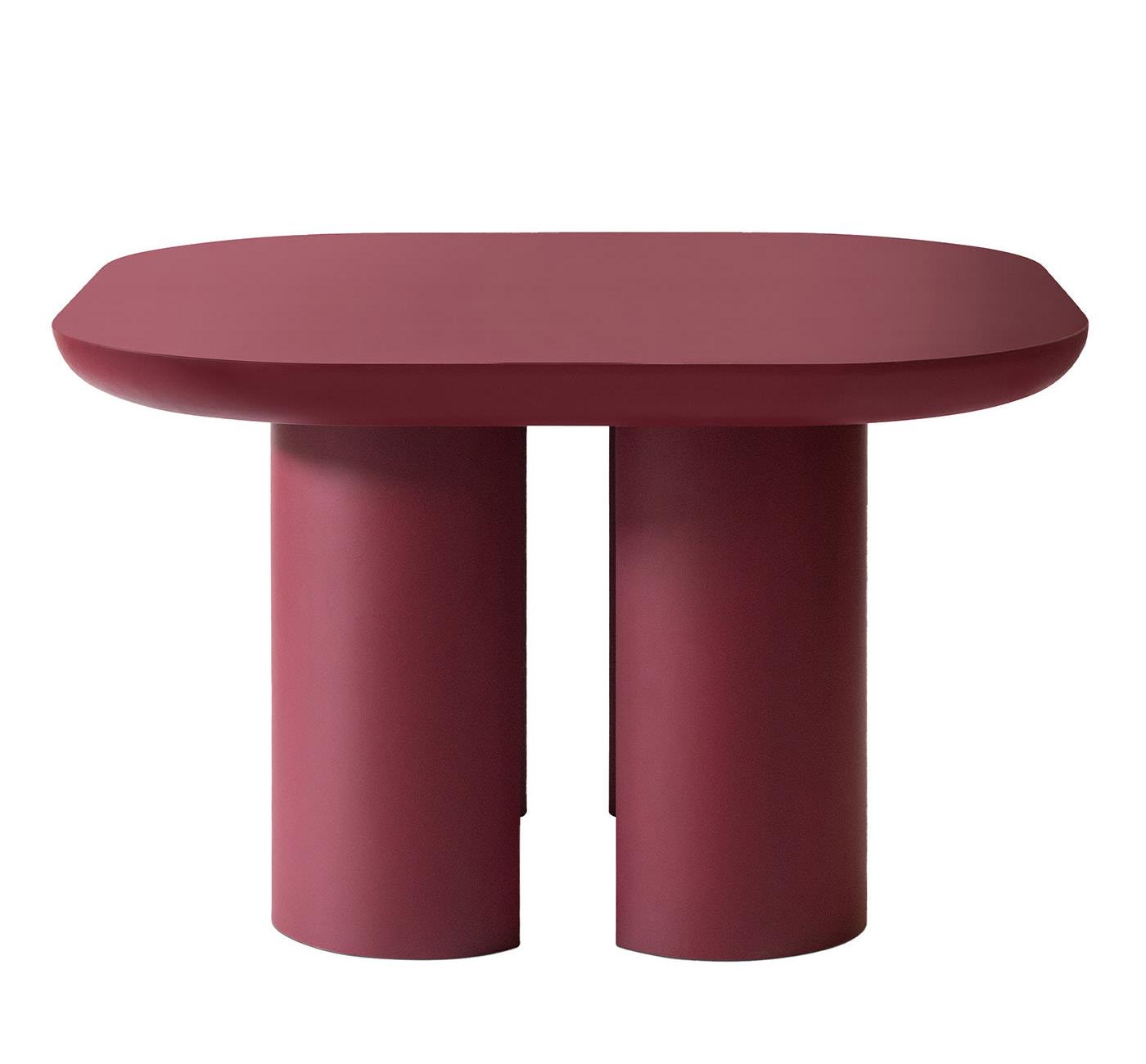 Красный обеденный стол