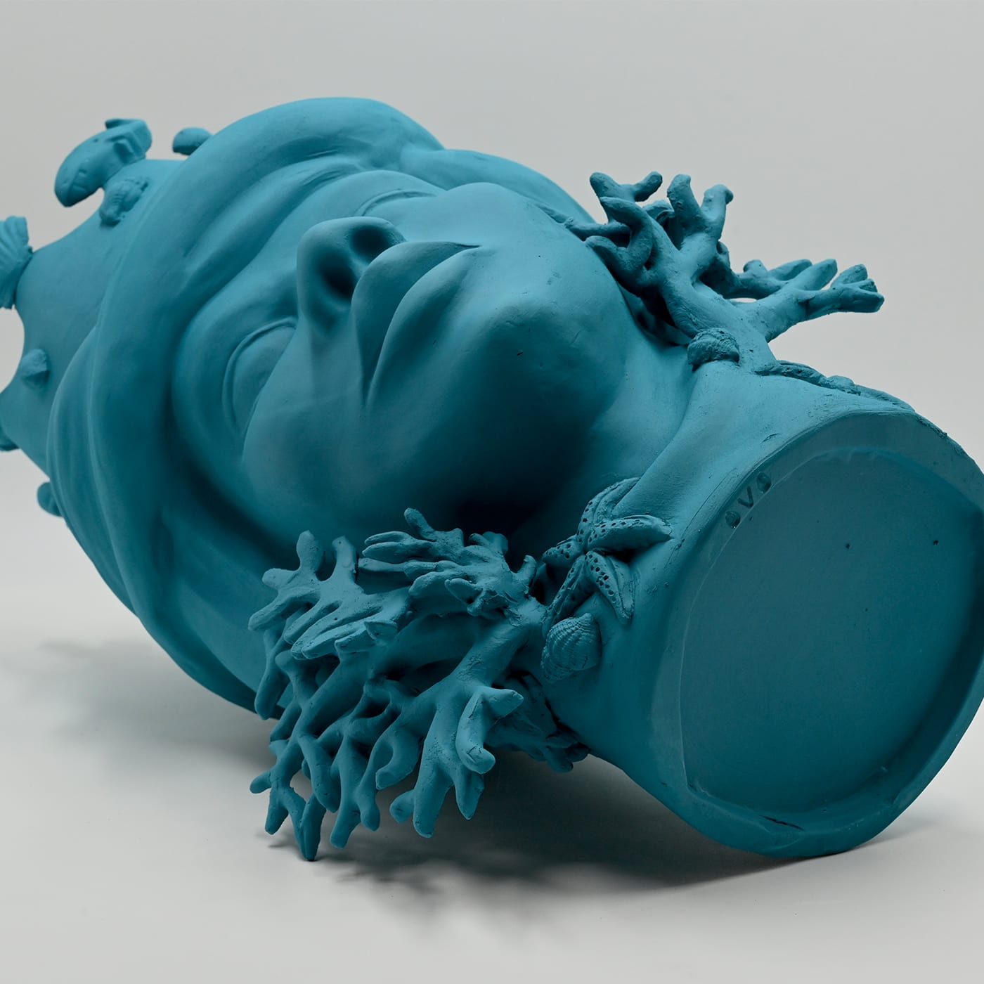 Скульптура цвета морской волны ручной работы Moor's Head