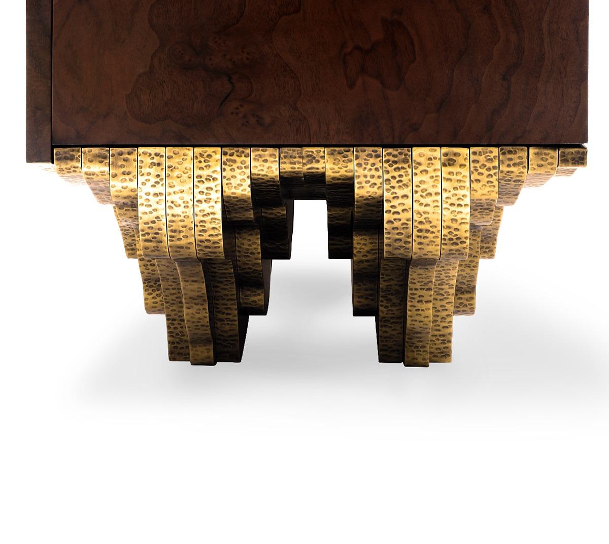 Шкаф из дерева