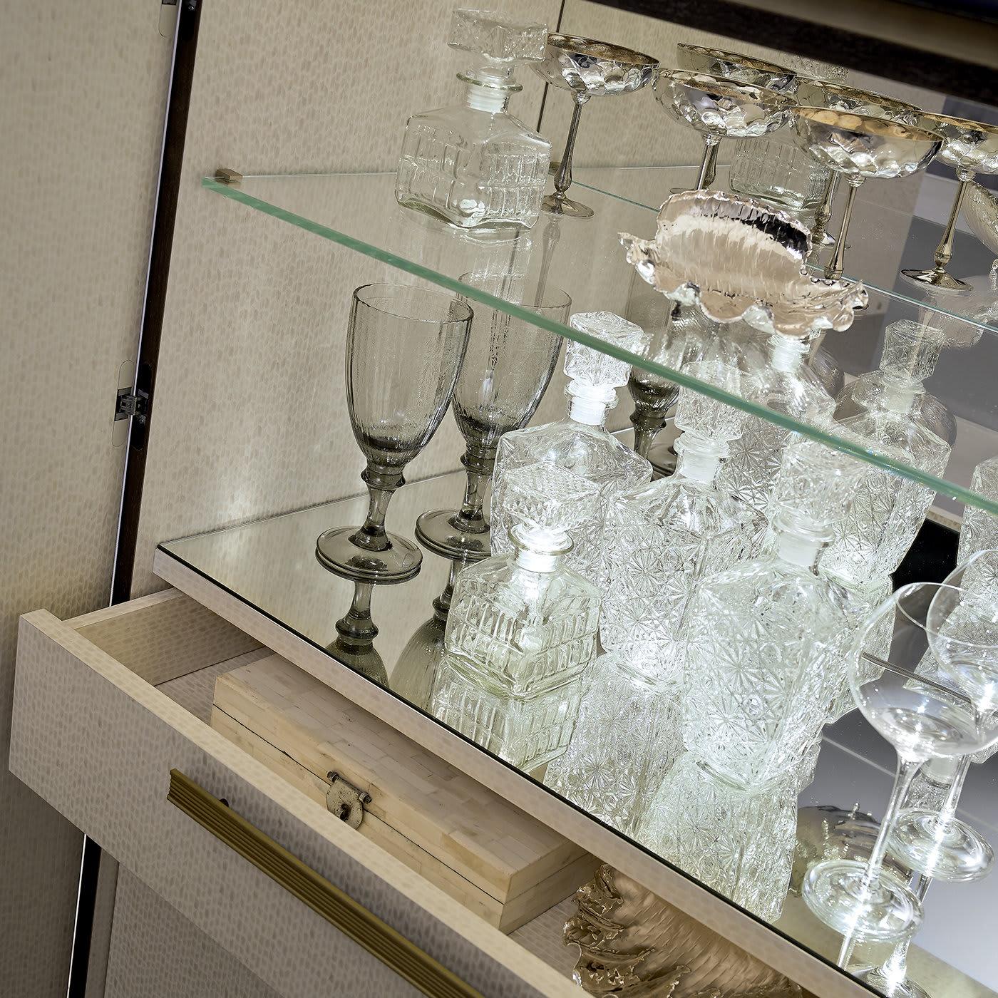 Шкаф Dilan ручной работы, Италия