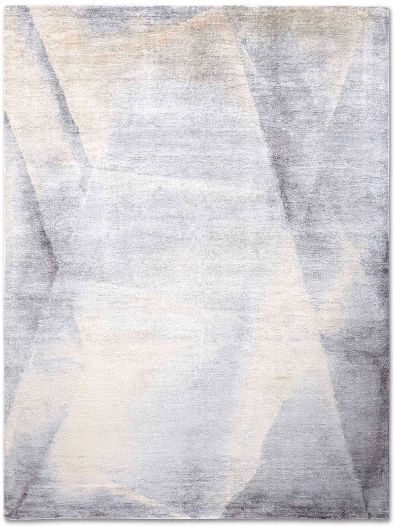 Ковер ручной работы серебристого цвета