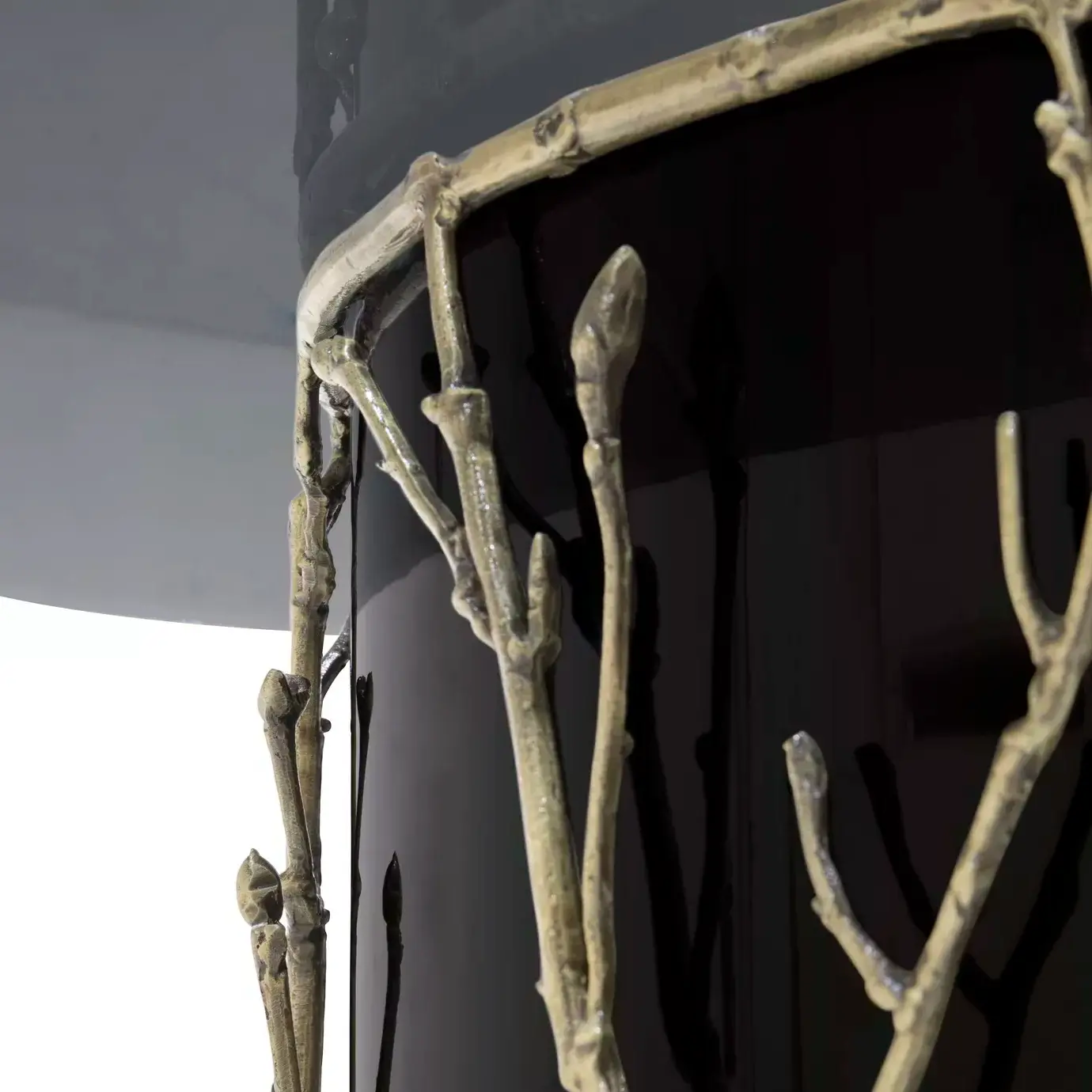 Обеденный стол со стеклянной столешницей Elowen