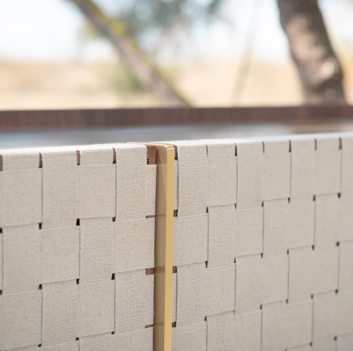 Тумба из престижного ореха канелетто