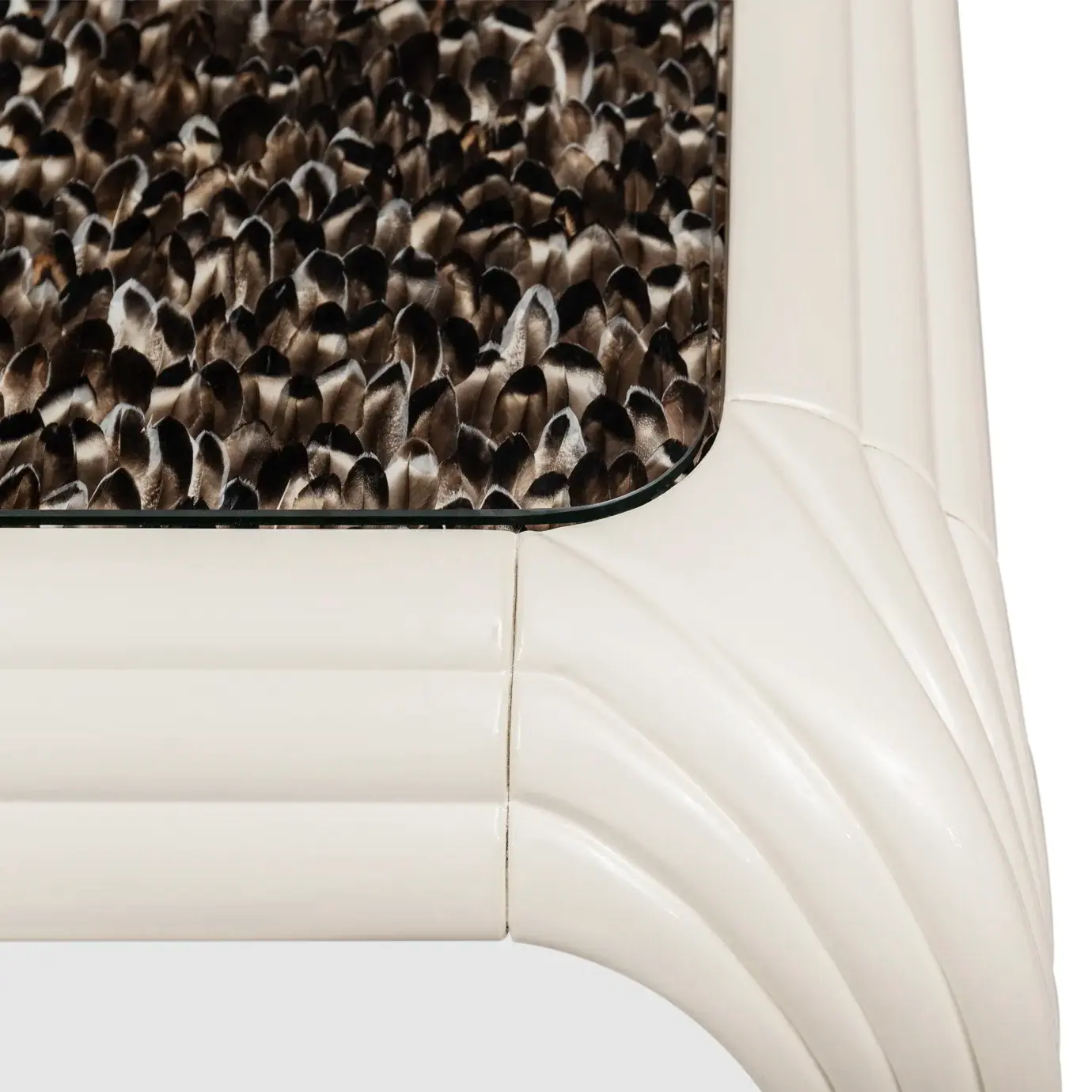 Обеденный стол с отделкой из экзотических перьев Mistral