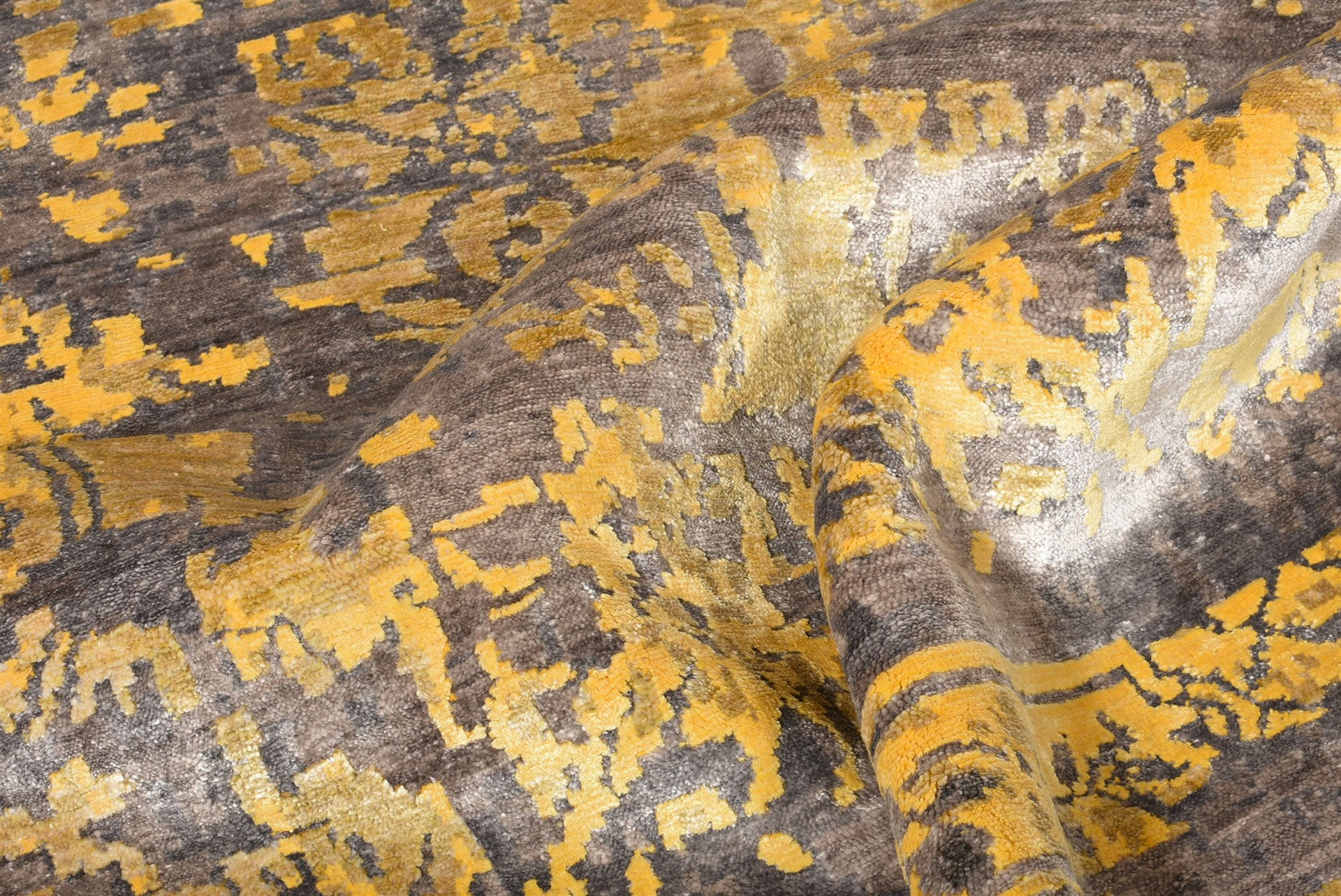 Желтый ковер из бамбукового шелка ручной работы