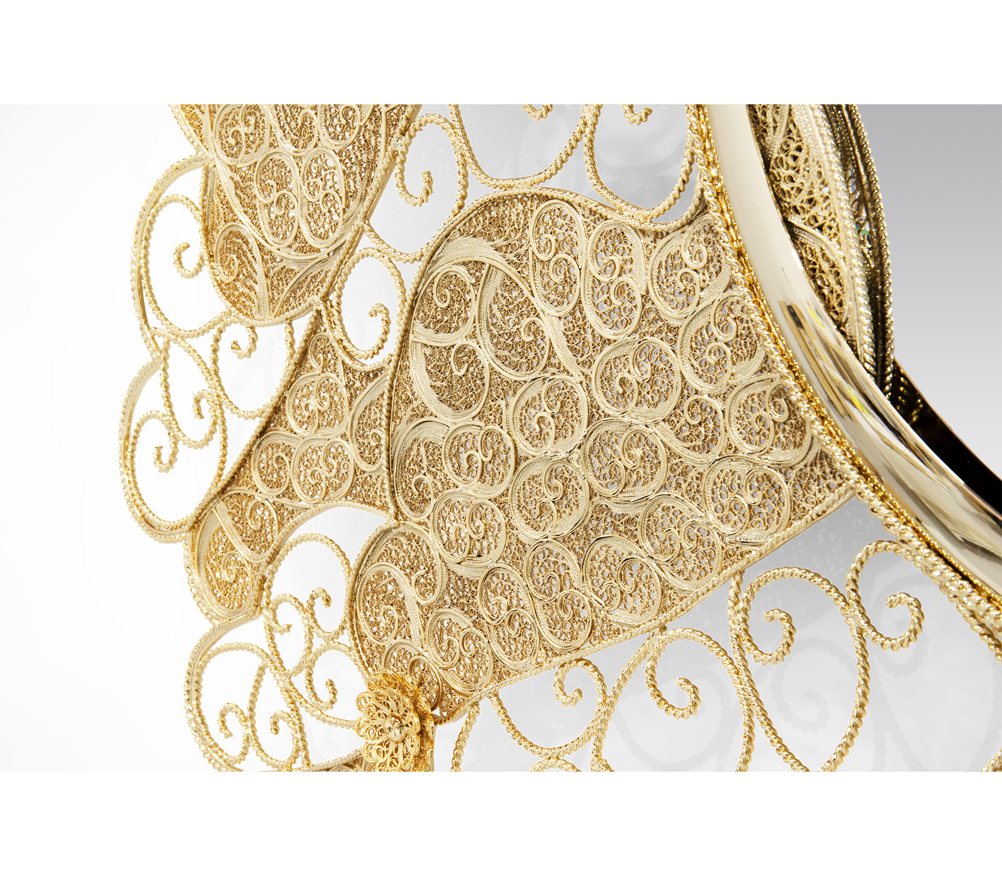 Зеркало с узорной отделкой Filigree
