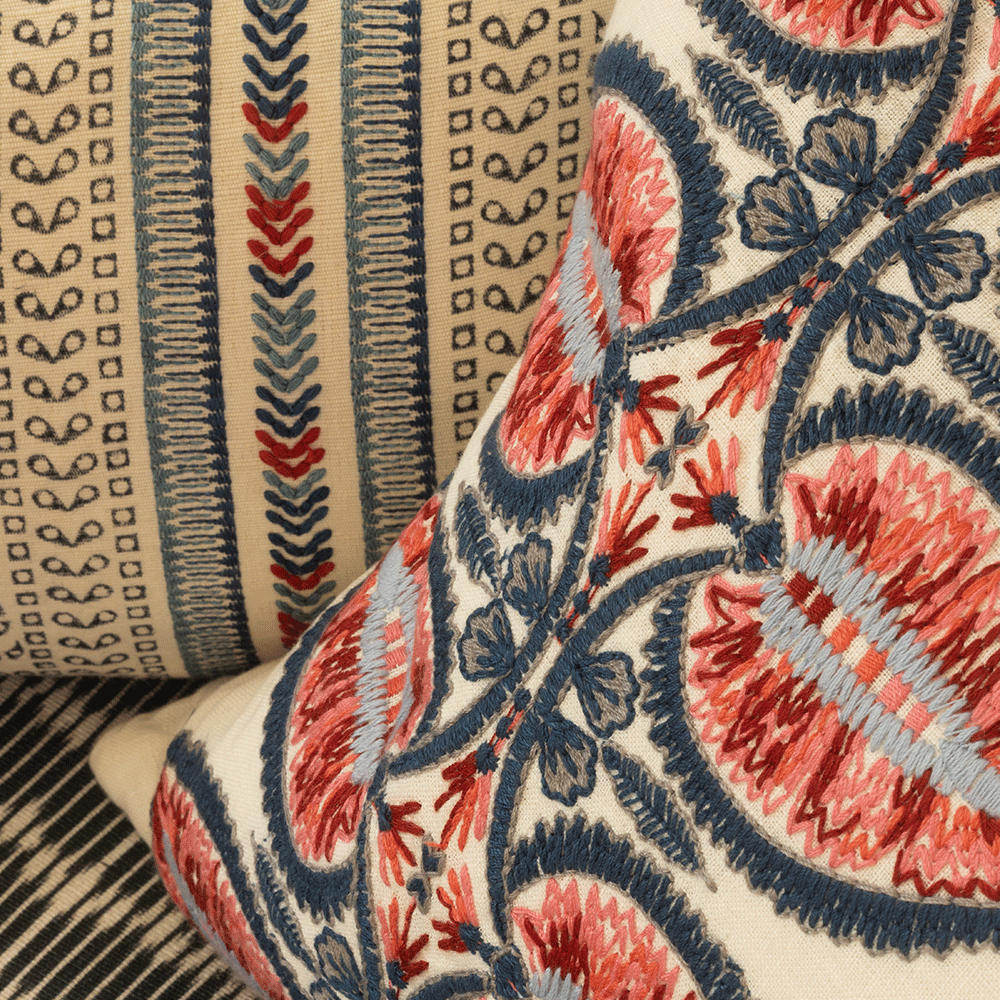 Подушка Montacute Rouge 60 × 40
