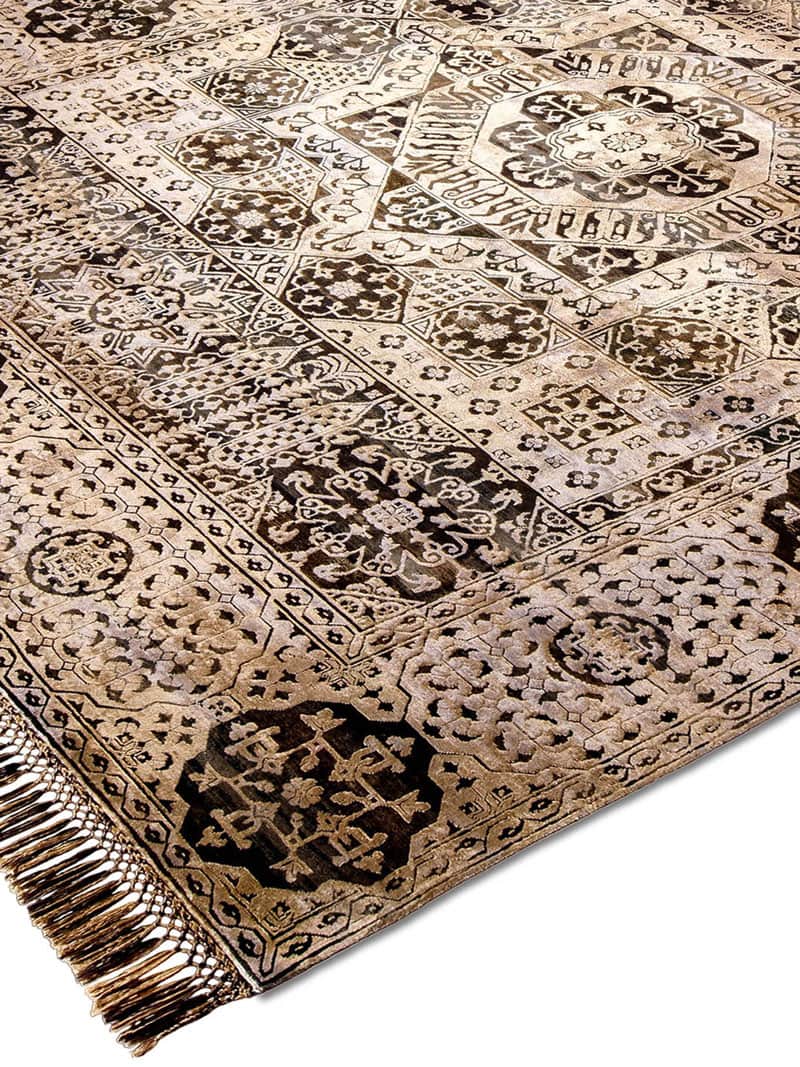 Роскошный ковер золотисто-сиреневого цвета