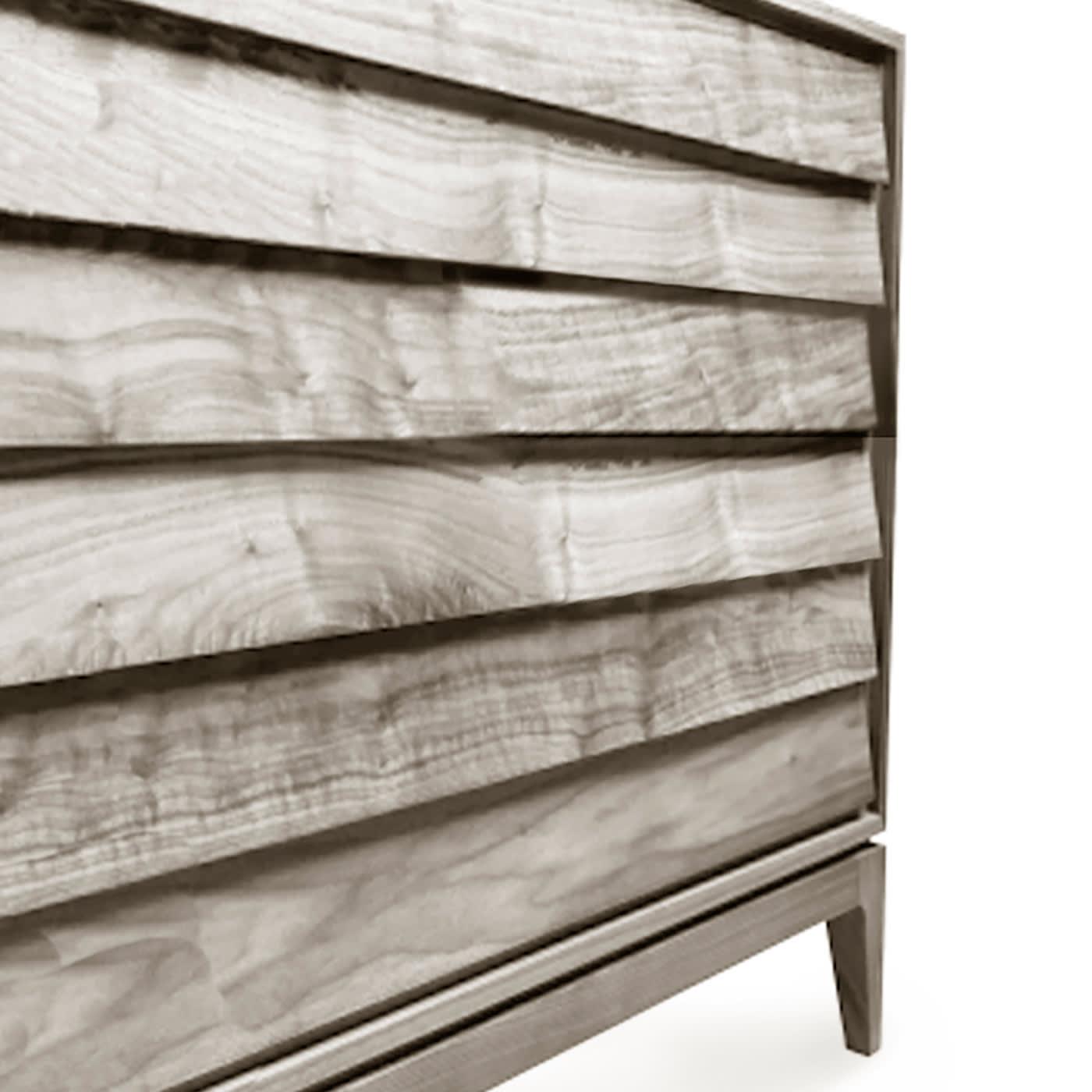 Комод серый Liliale