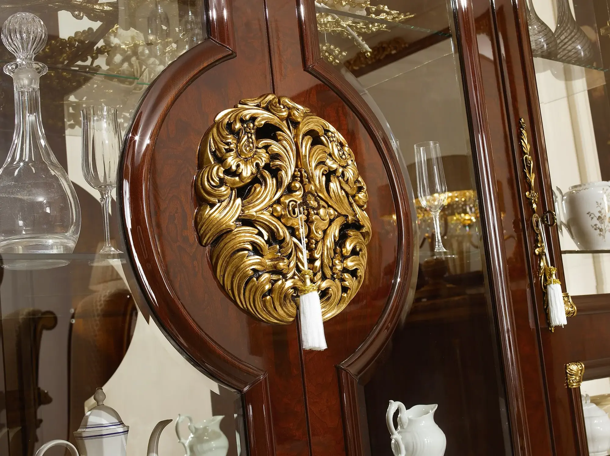 Витрина Brown/Gold Classic