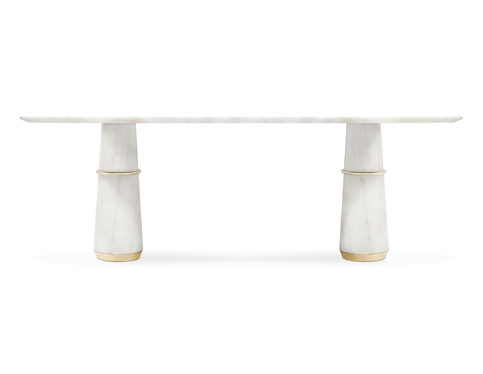 Обеденный стол из мрамора