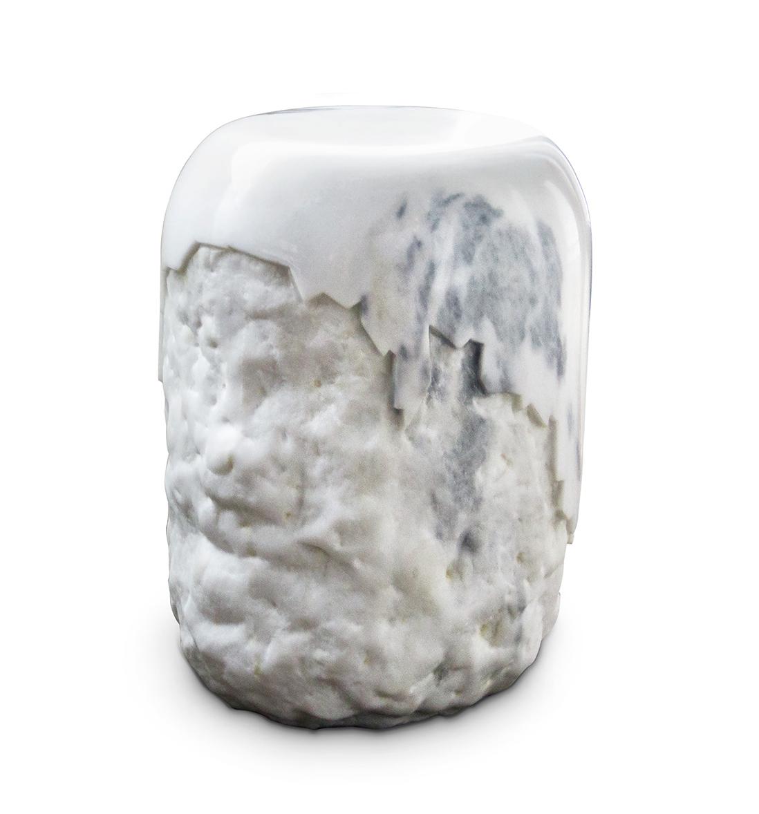 Табурет из каррарского мрамора