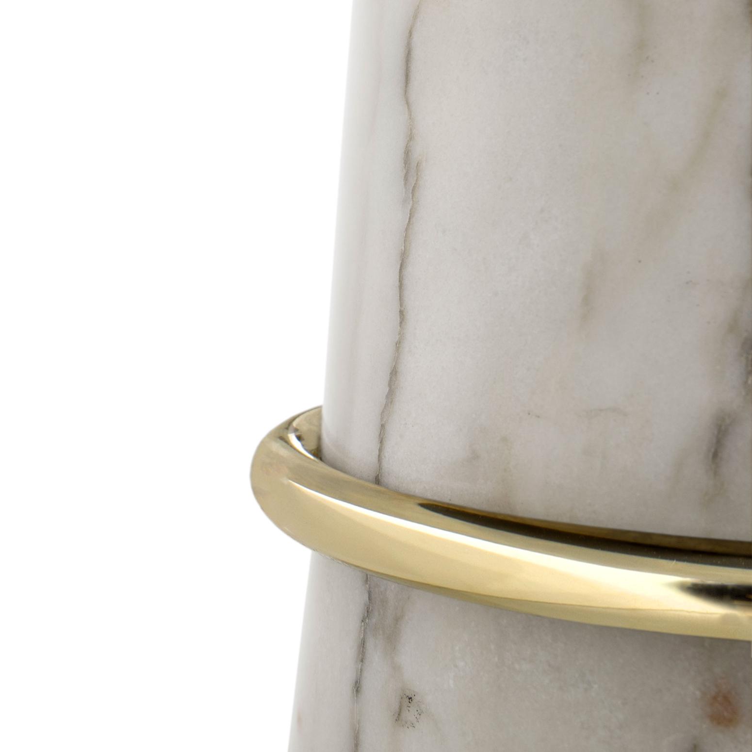 Журнальный столик из мрамора