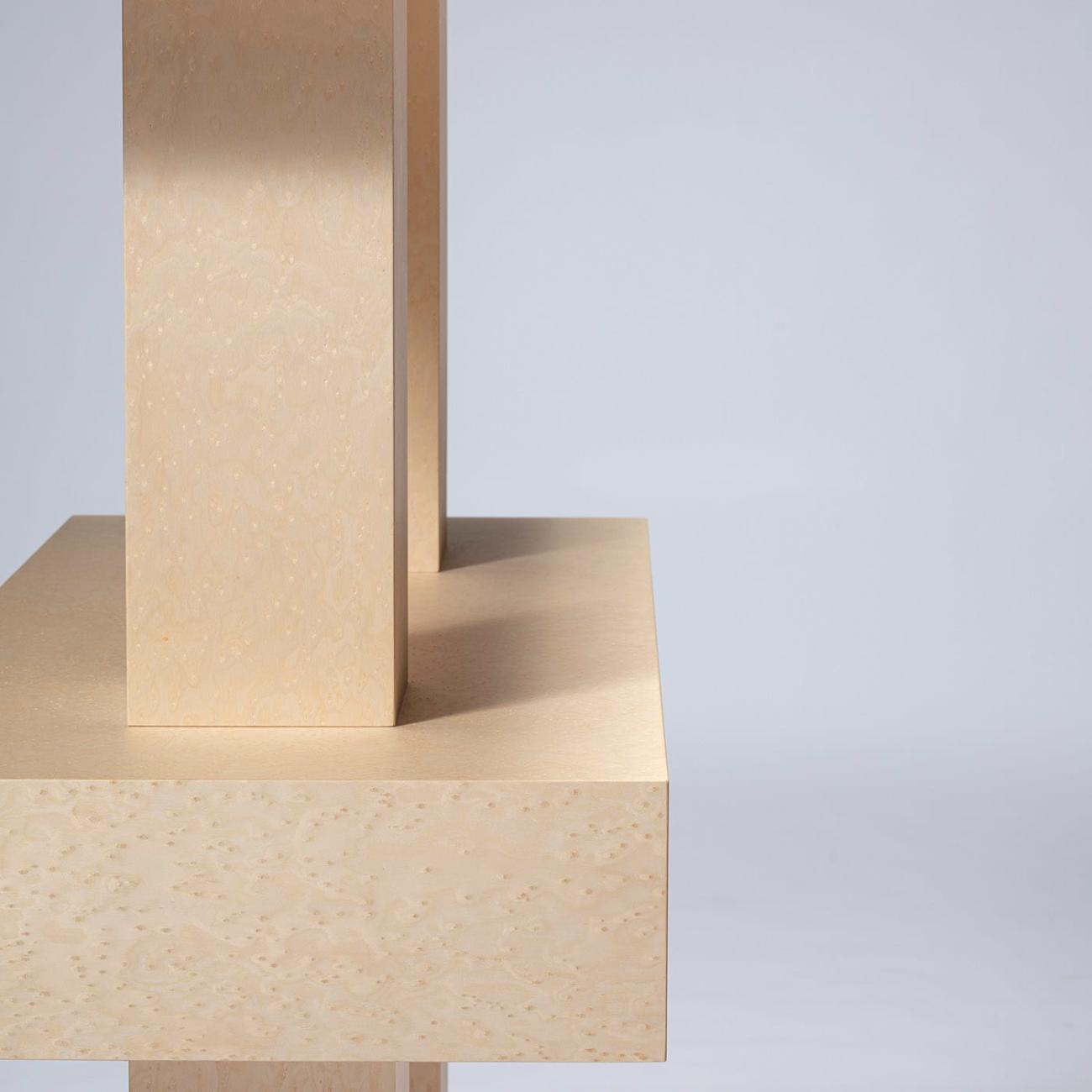 Современный книжный шкаф итальянской работы