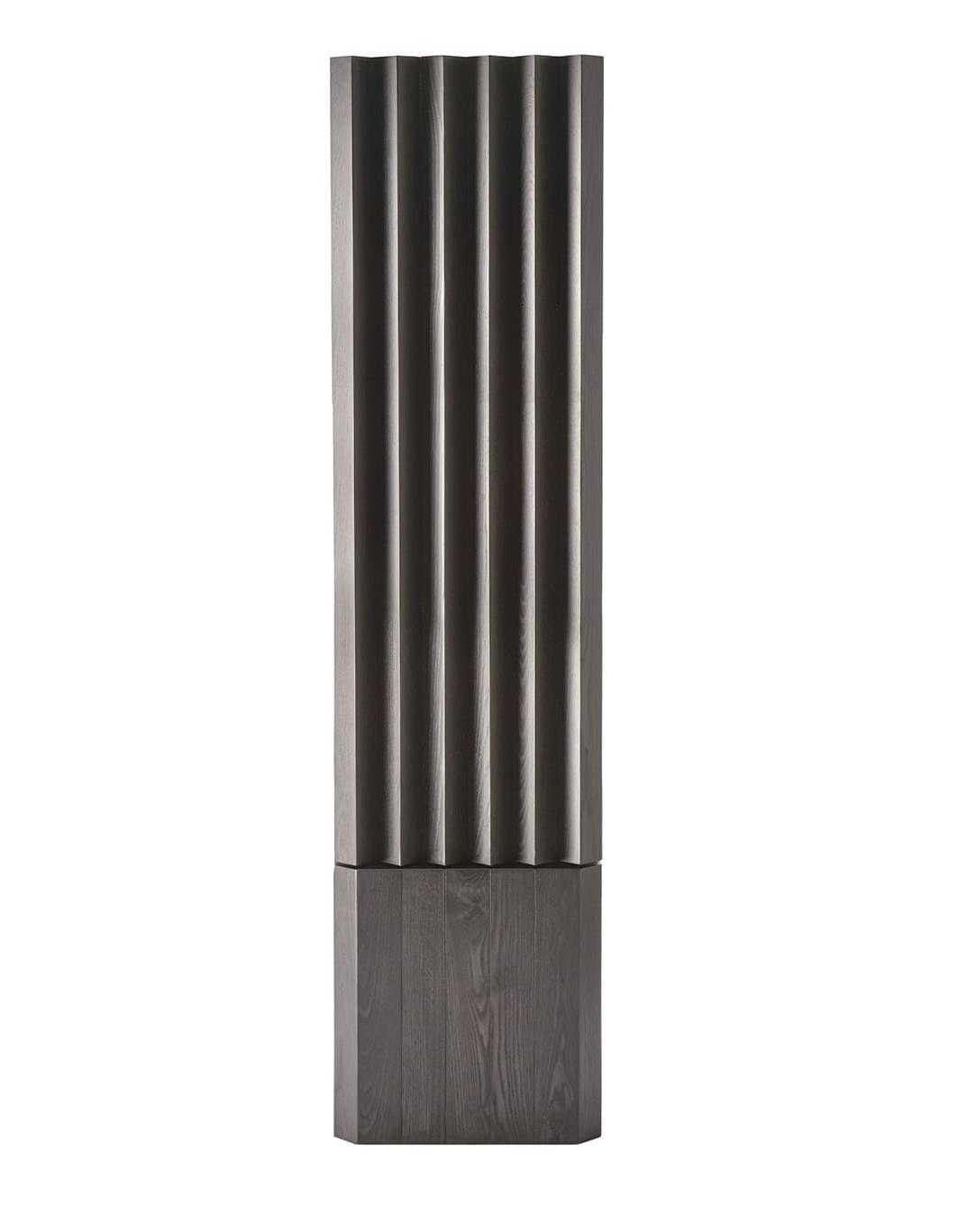 Шкаф для хранения в современном стиле