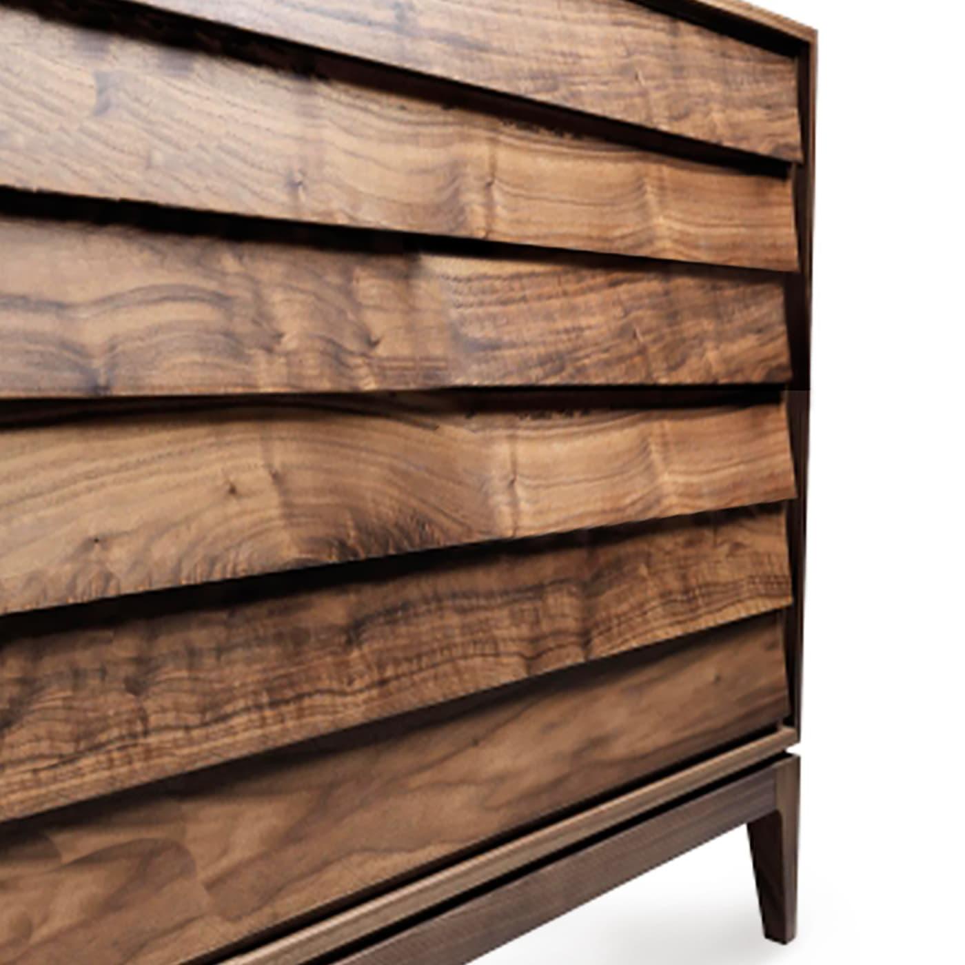 Комод коричневый Liliale