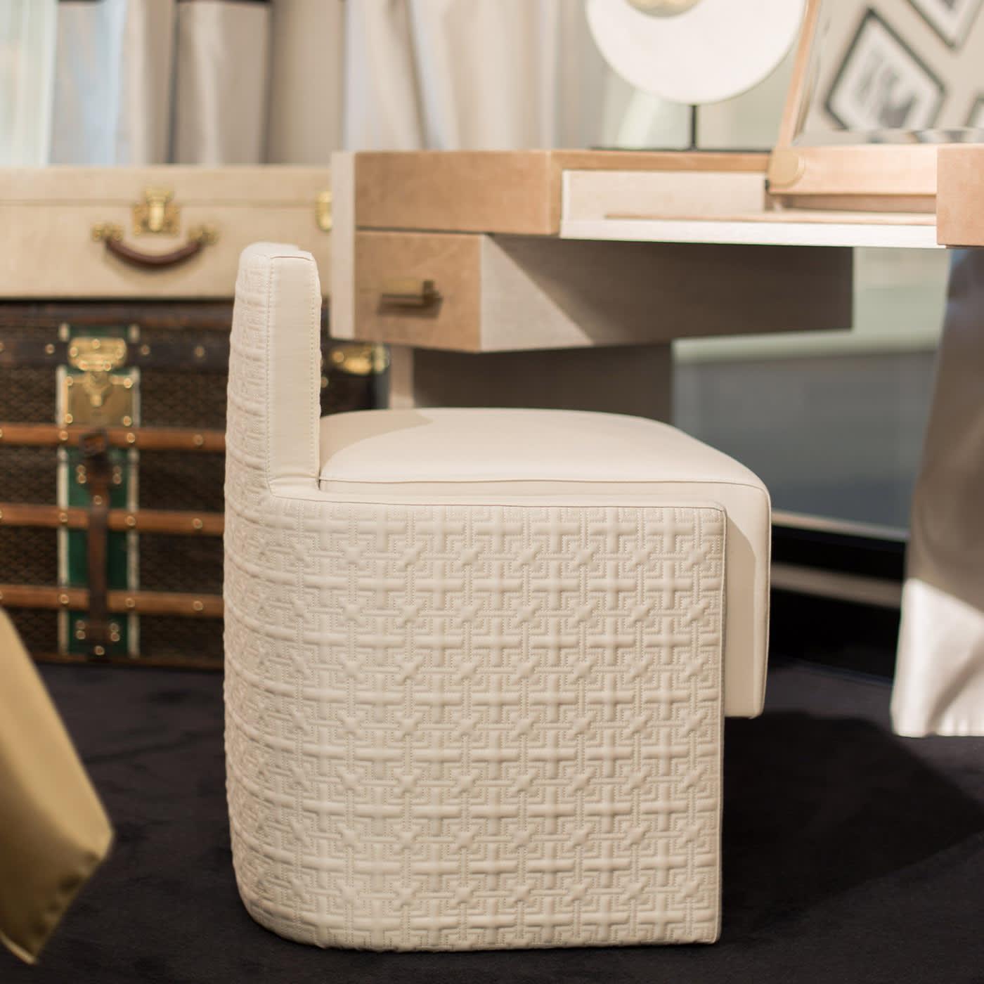 Кресло современное итальянское Plaza