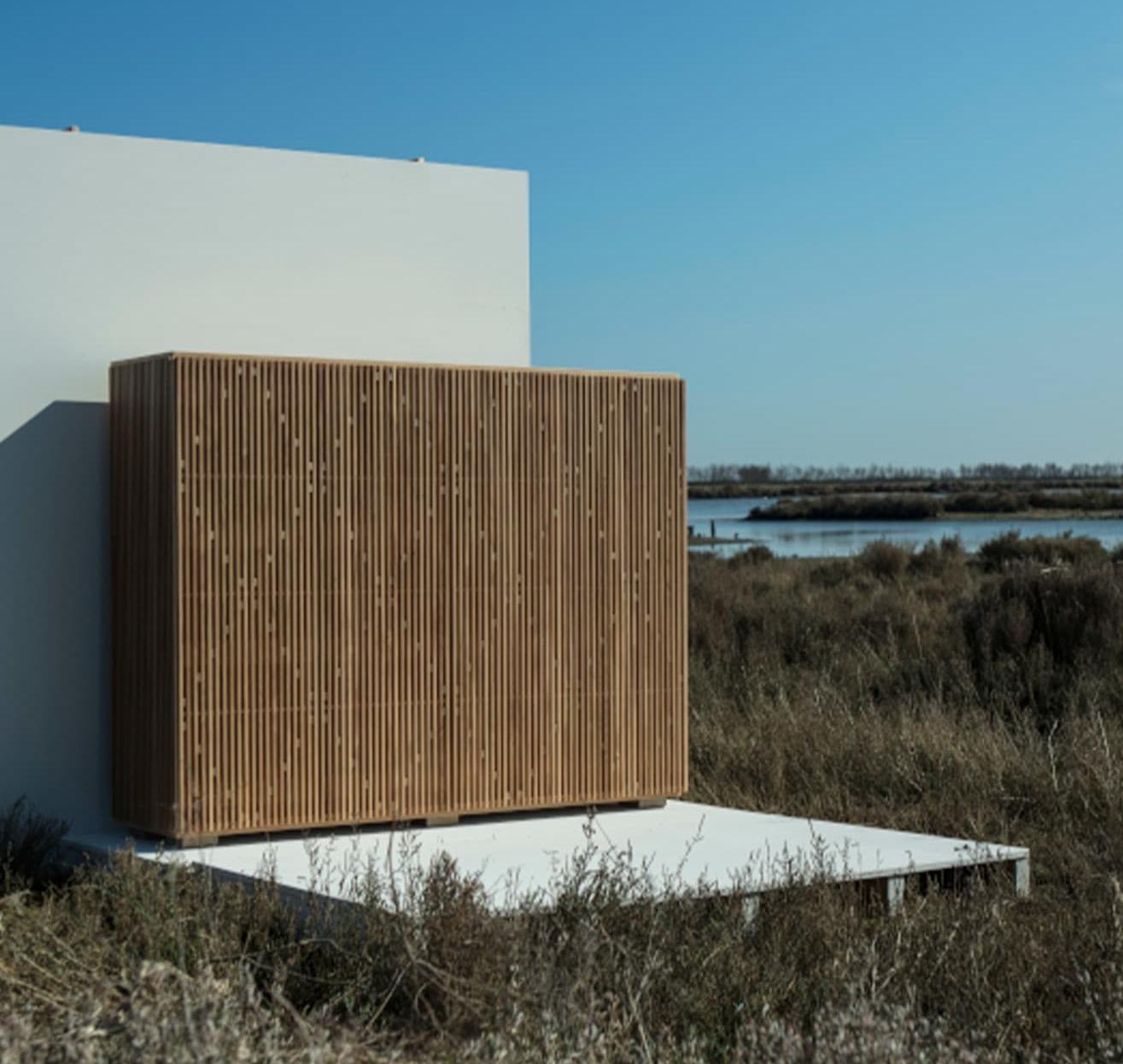 Боковой шкаф в современном стиле