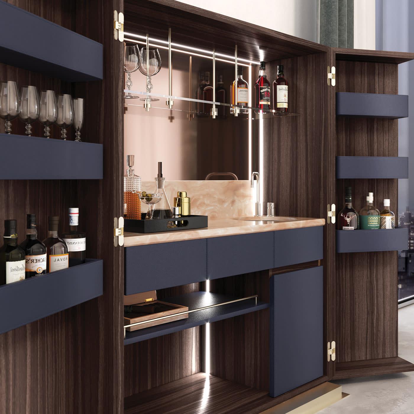 Барный шкаф ручной работы Page