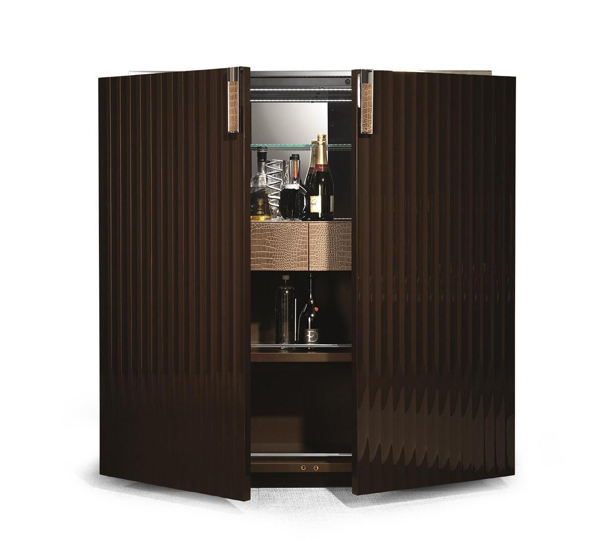 Барный шкаф с кожей и хромом LeatherLine