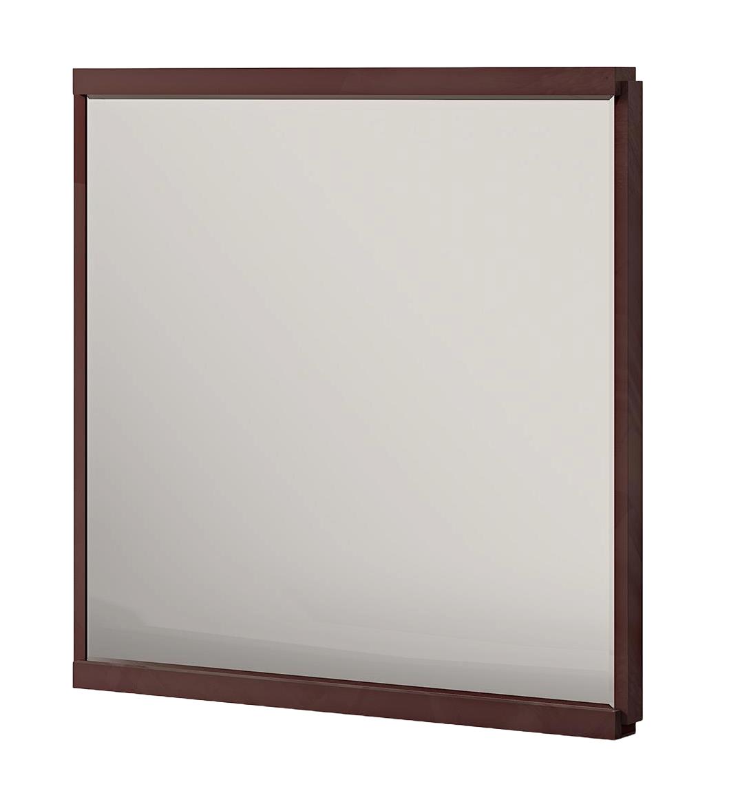 Квадратное настенное зеркало с деревянной рамой