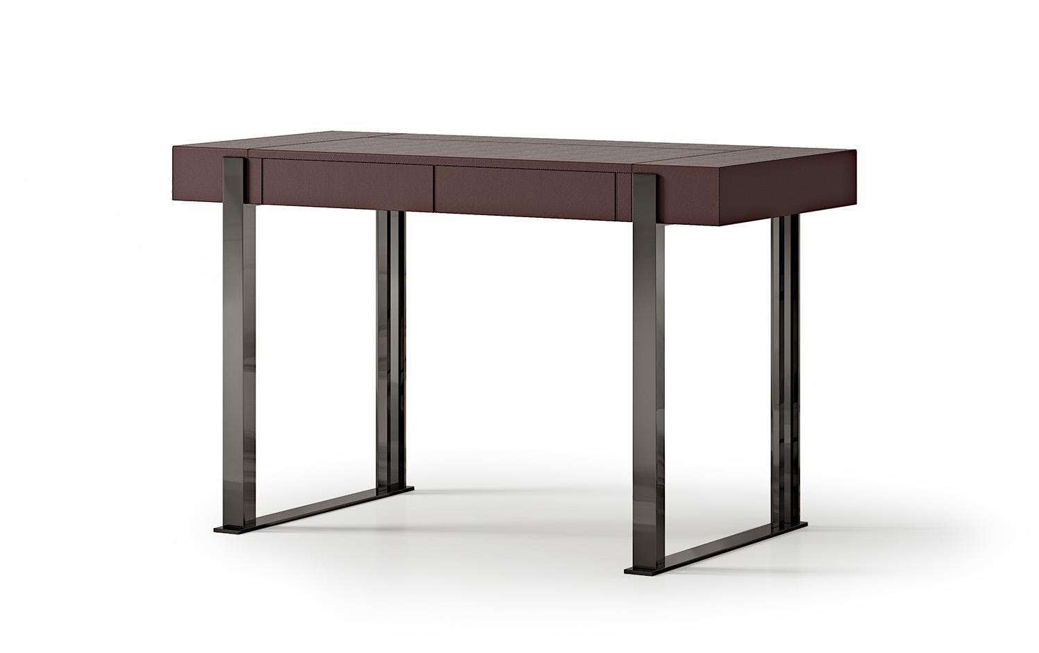 Письменный стол из кожи LeatherDesk