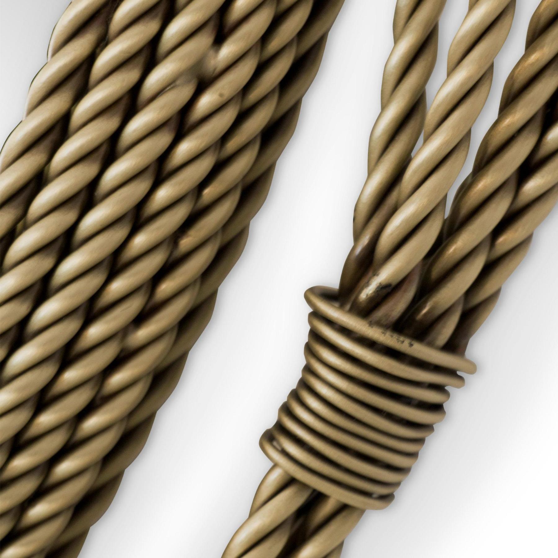 Круглое настенное зеркало из латуни