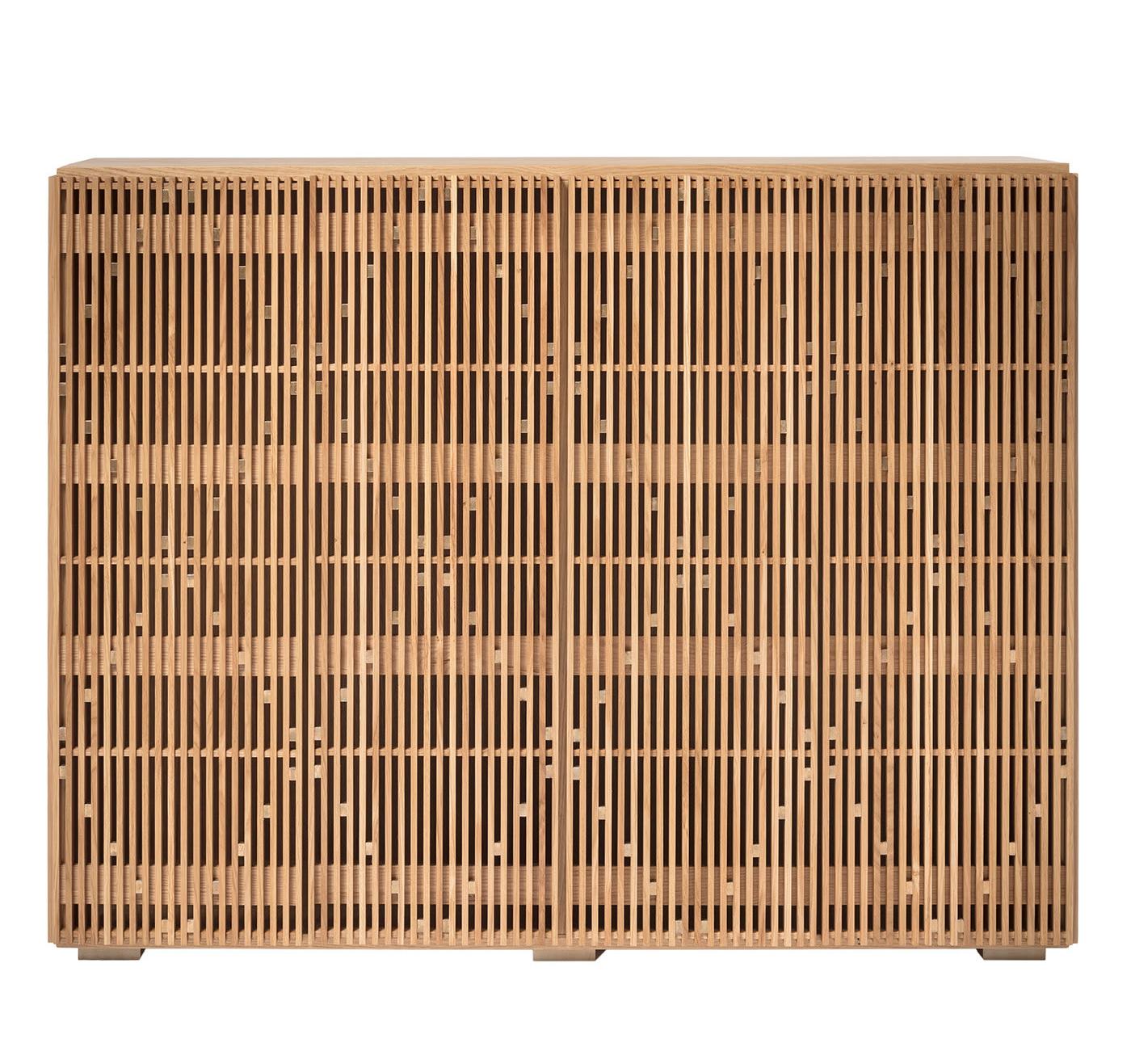 Модерновый деревянный шкаф