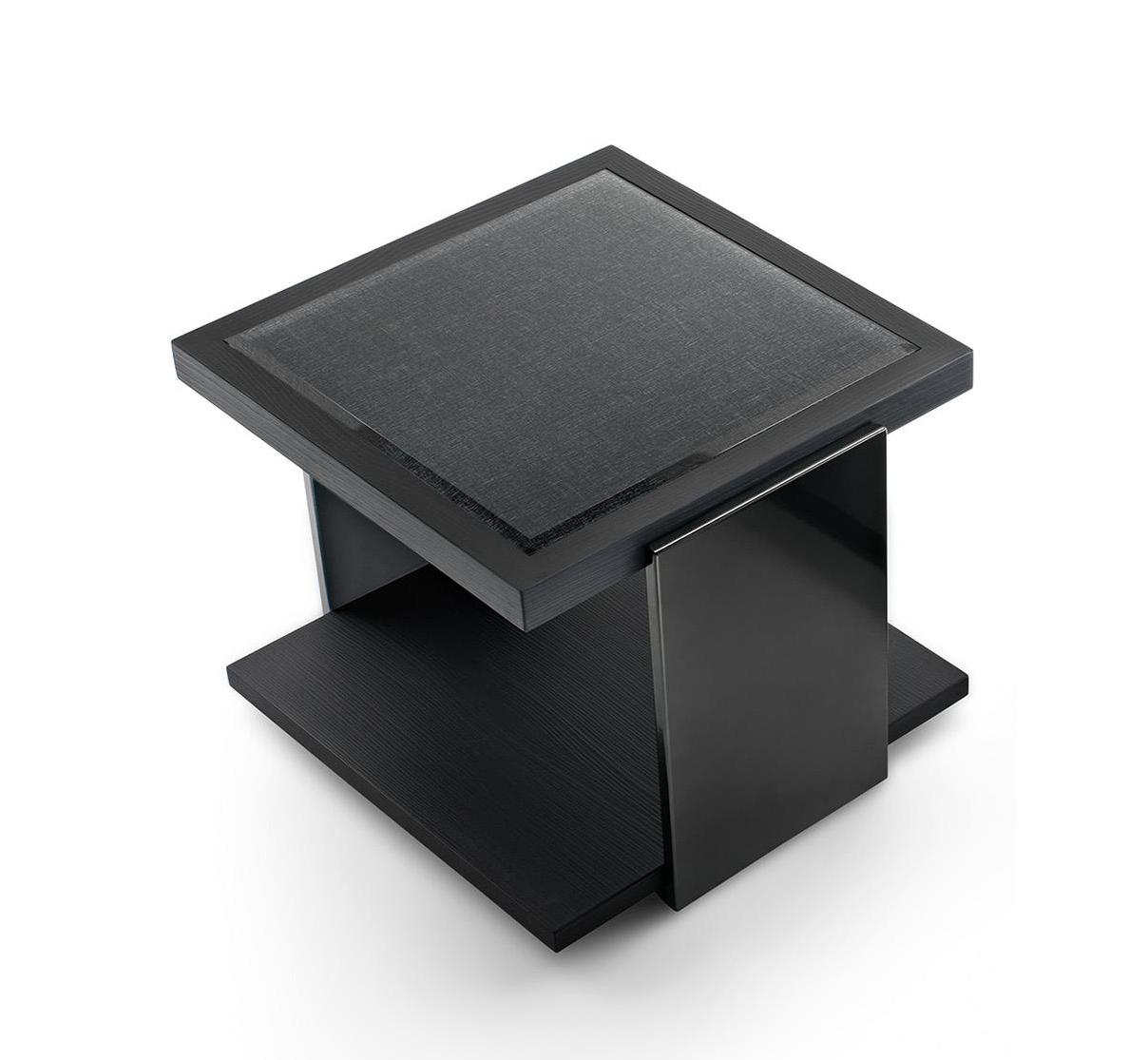 Приставной стол Black & More из шпона кедра с металлическими ножками