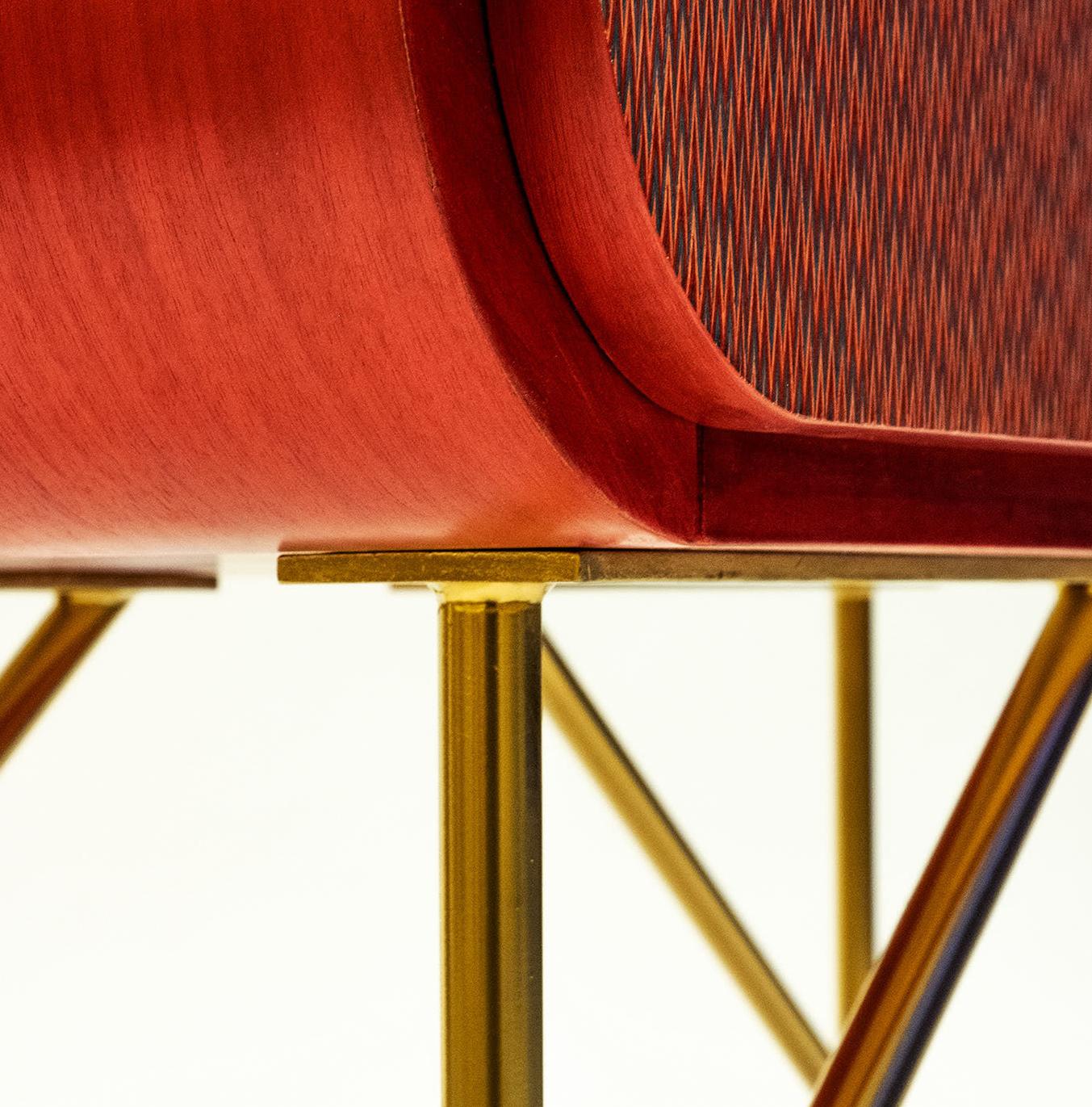 Высокий шкаф из массива дерева