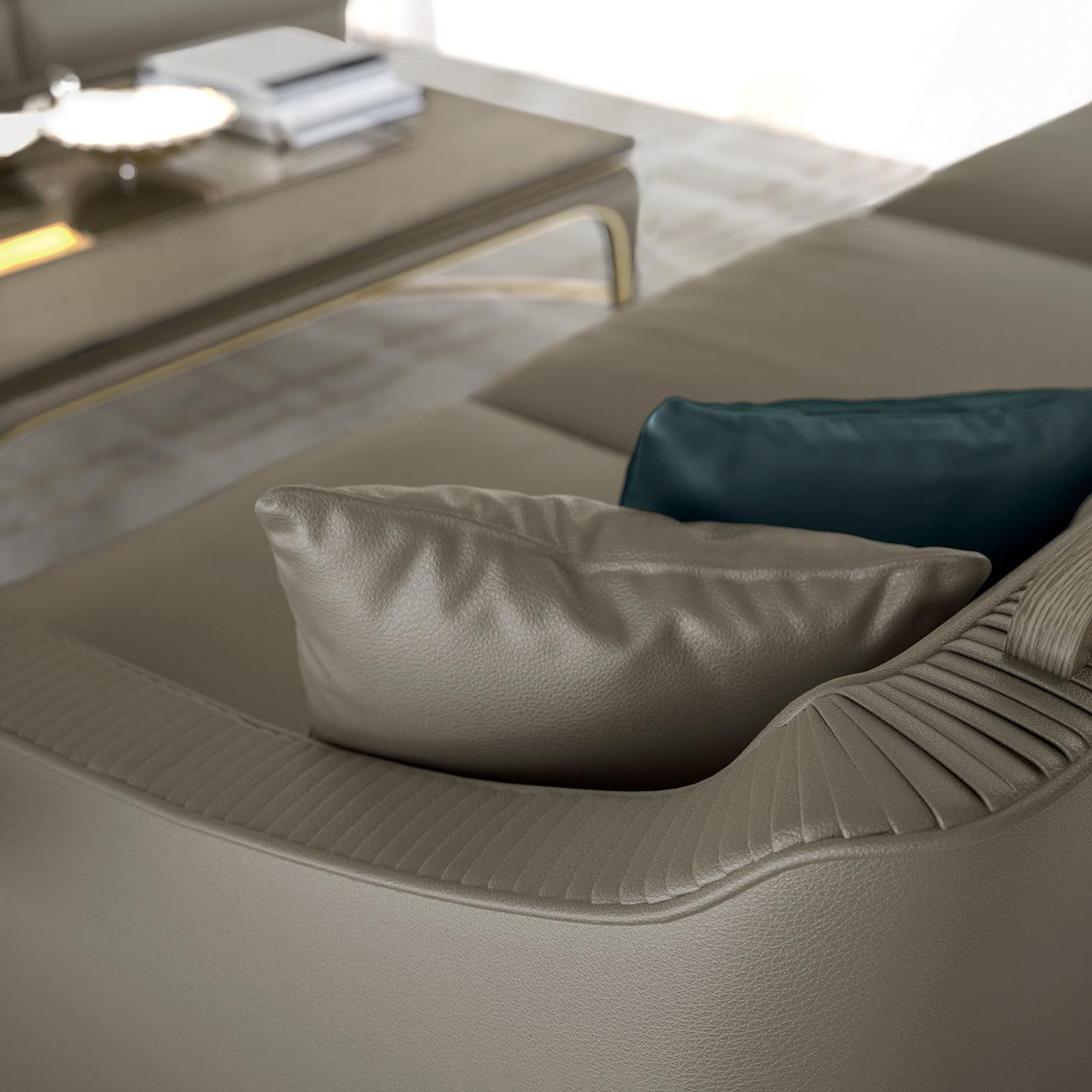 Трёхместный диван Elegance