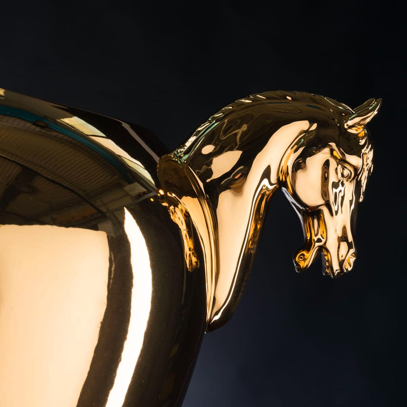 Золотая ваза Horse