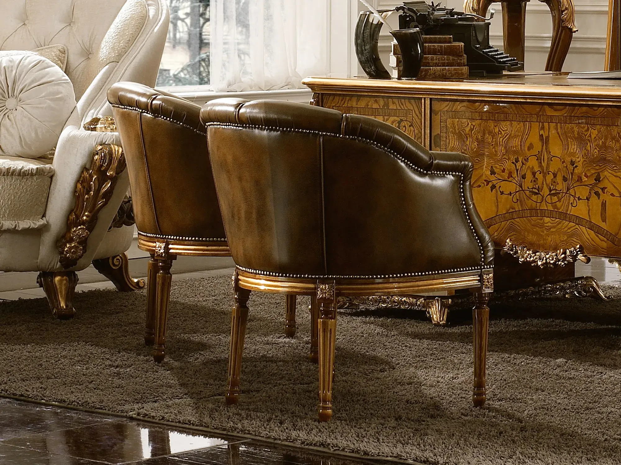 Кожаное кресло с подлокотниками Dolcevita