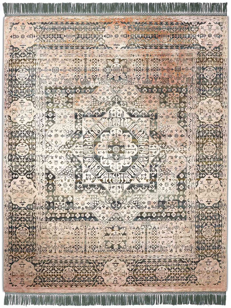 Роскошный ковер золотого цвета