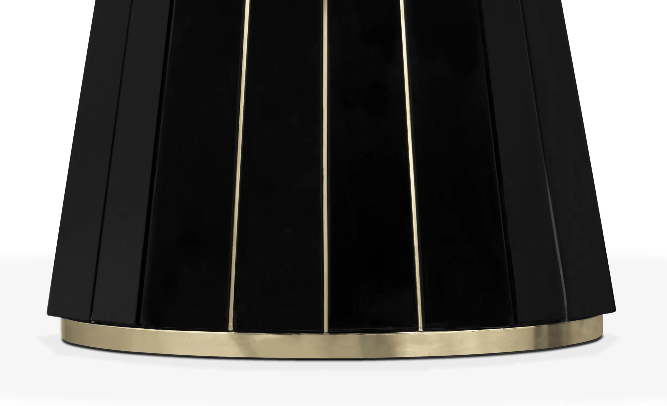 Обеденный стол Radiance