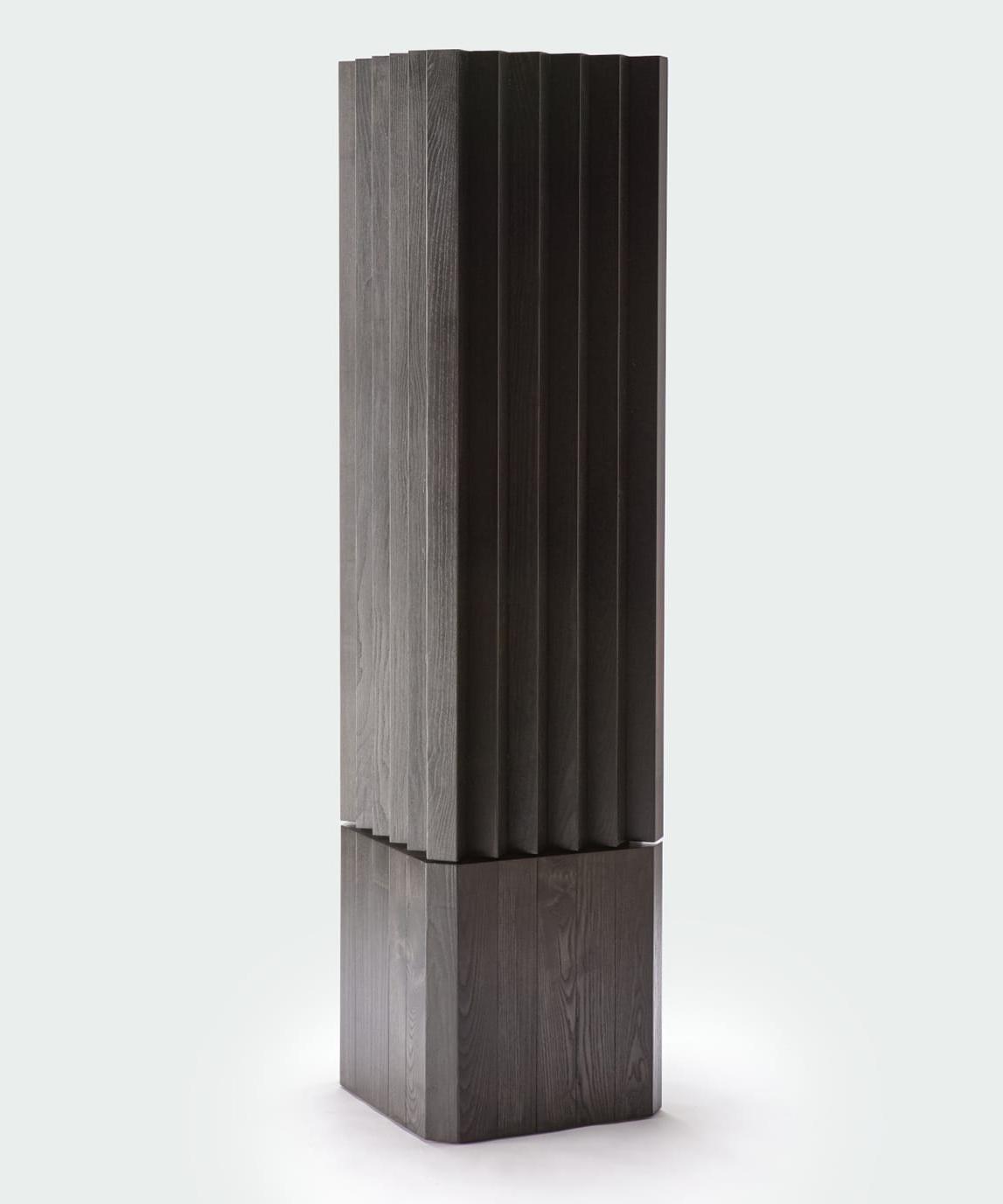 Шкаф для хранения в современном стиле