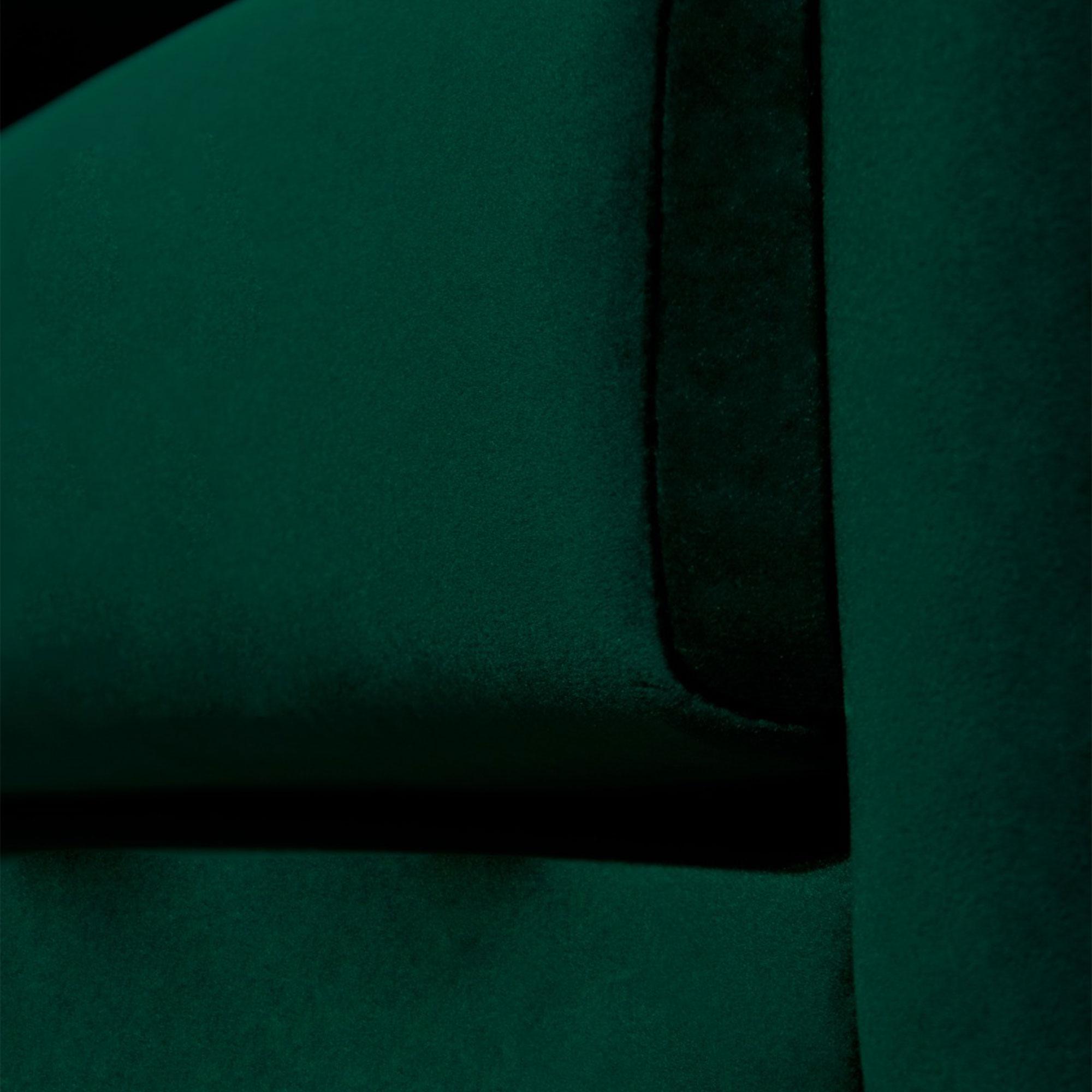 Кресло из плюшевого бархата