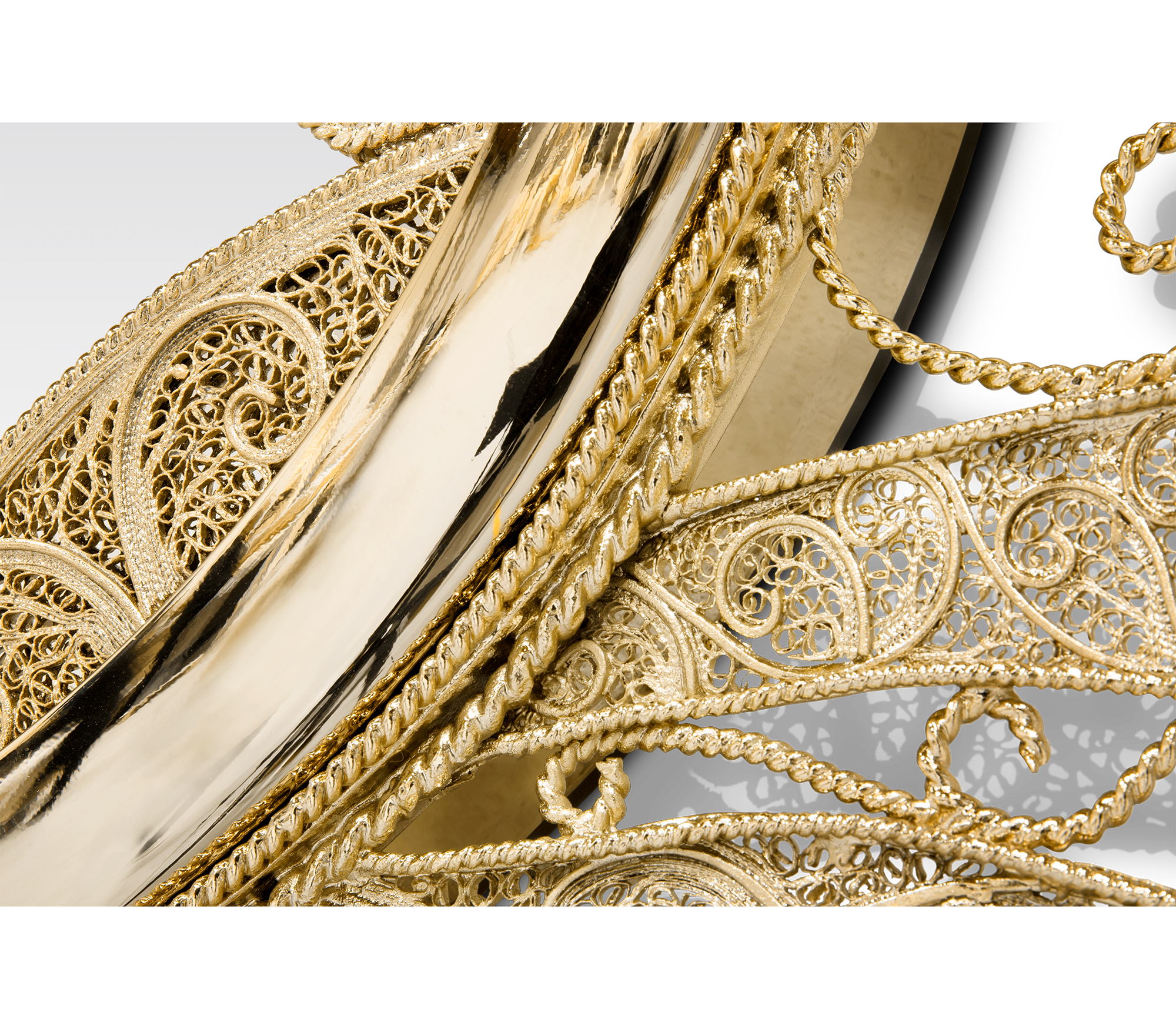 Зеркало с узорной отделкой Filigree