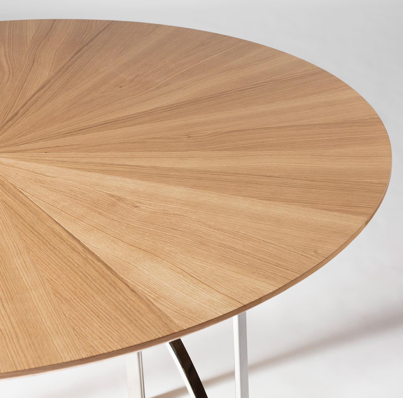 Круглый дубовый обеденный стол