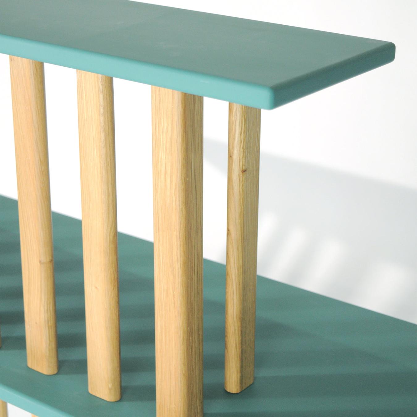 Зеленая многоуровневая консоль