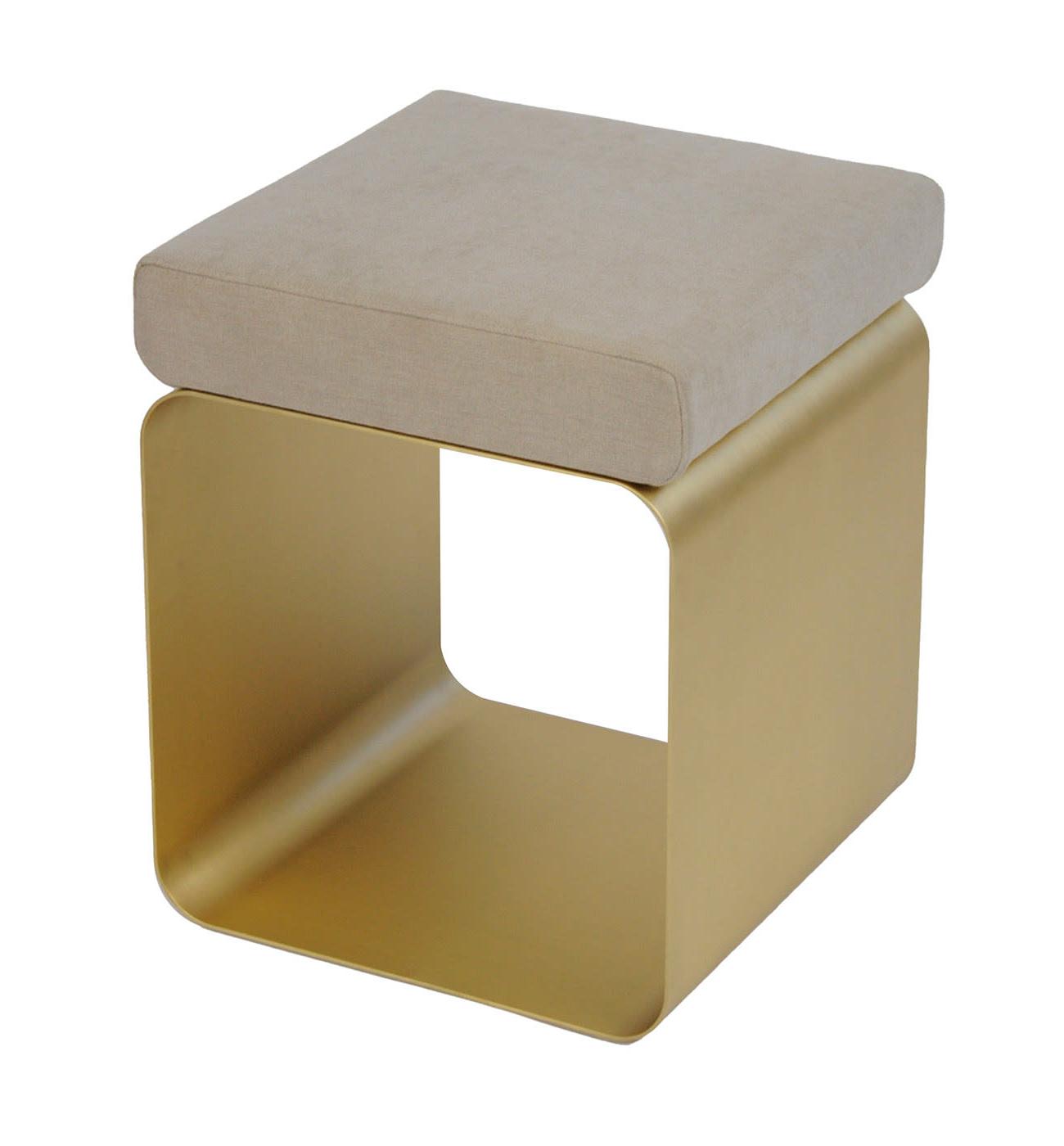 Бежевый табурет с металлическим каркасом