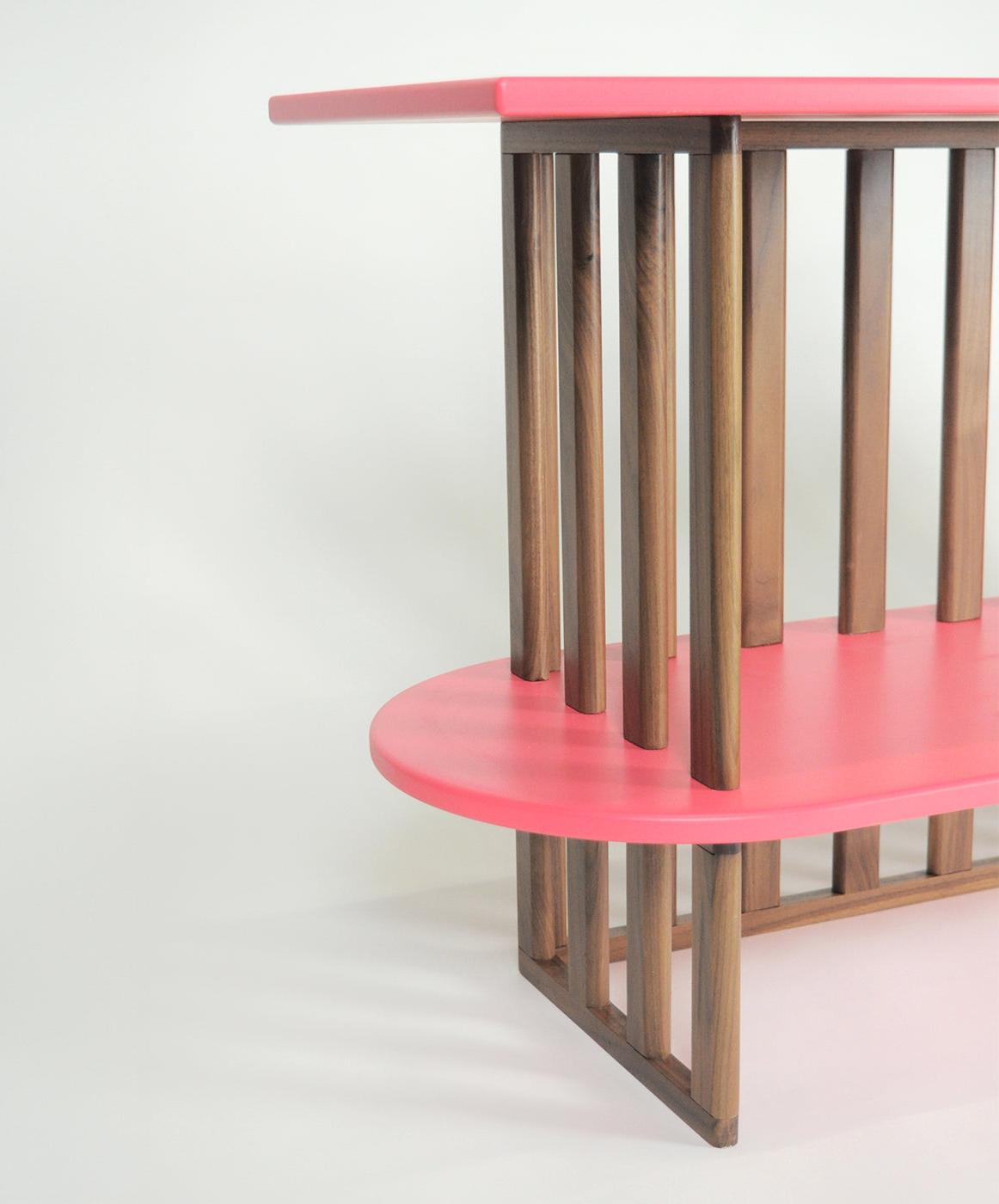 Розовая двухуровневая консоль