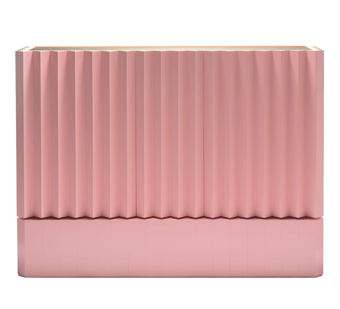 Изысканная розовая тумба