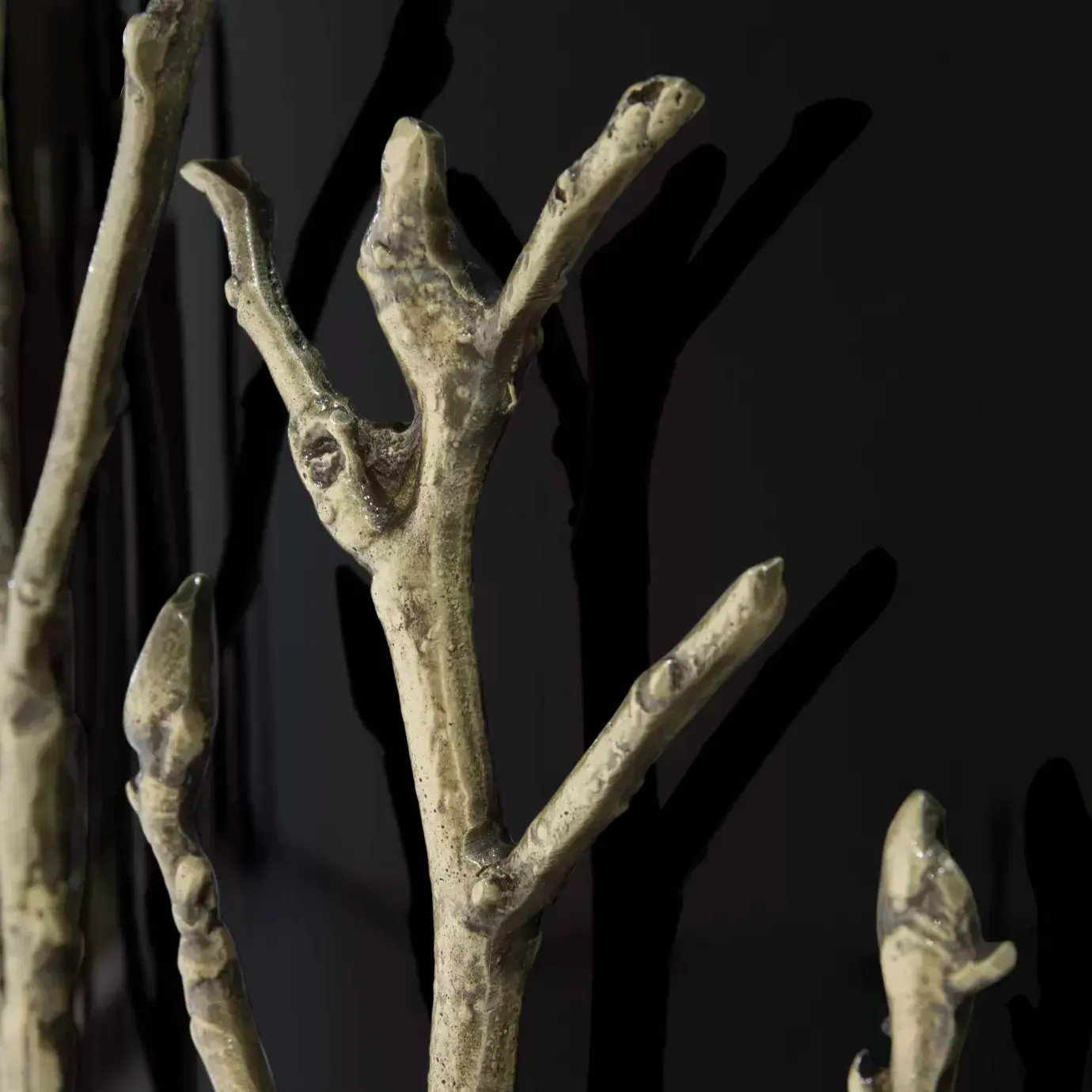 Обеденный стол со стеклянной столешницей Elowen