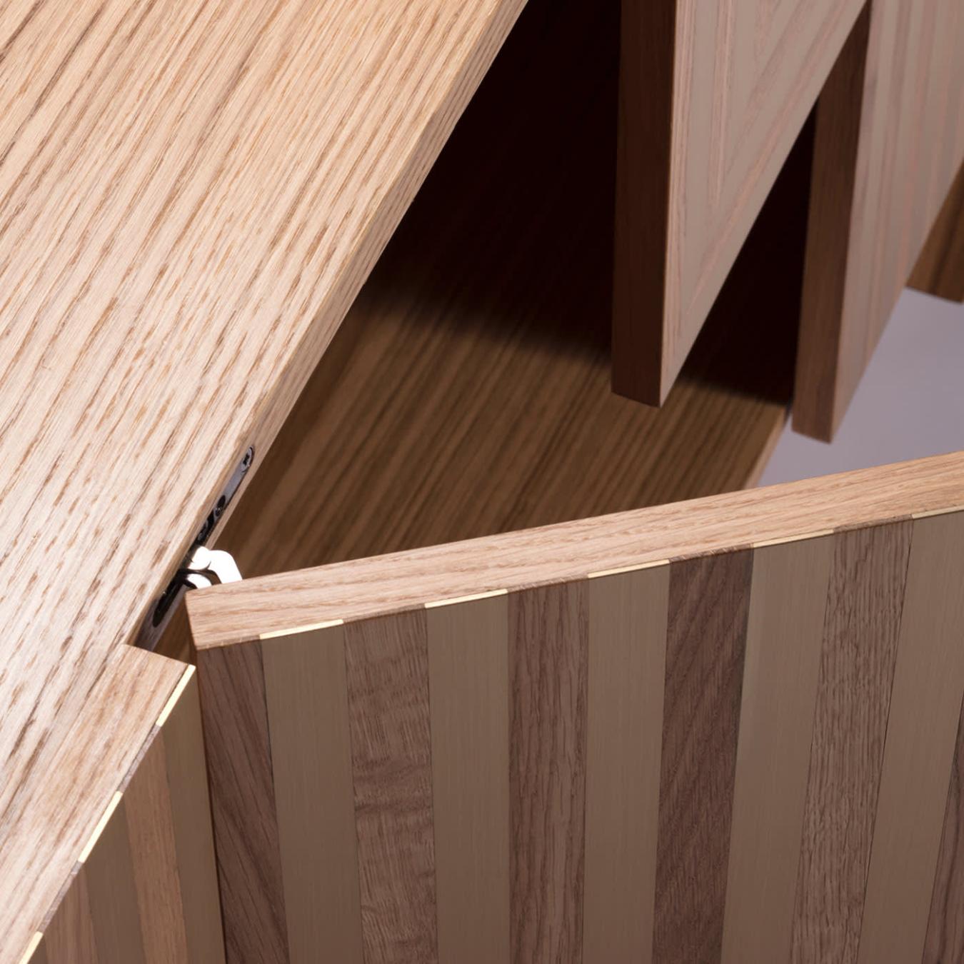 Элегантная дубовая тумба