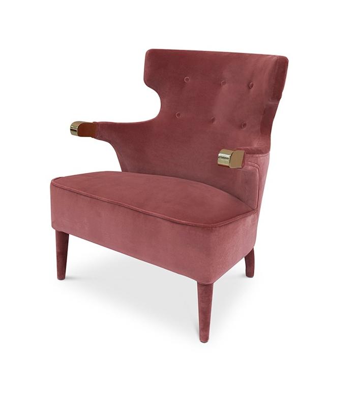 Кресло с высокой спинкой и подлокотниками